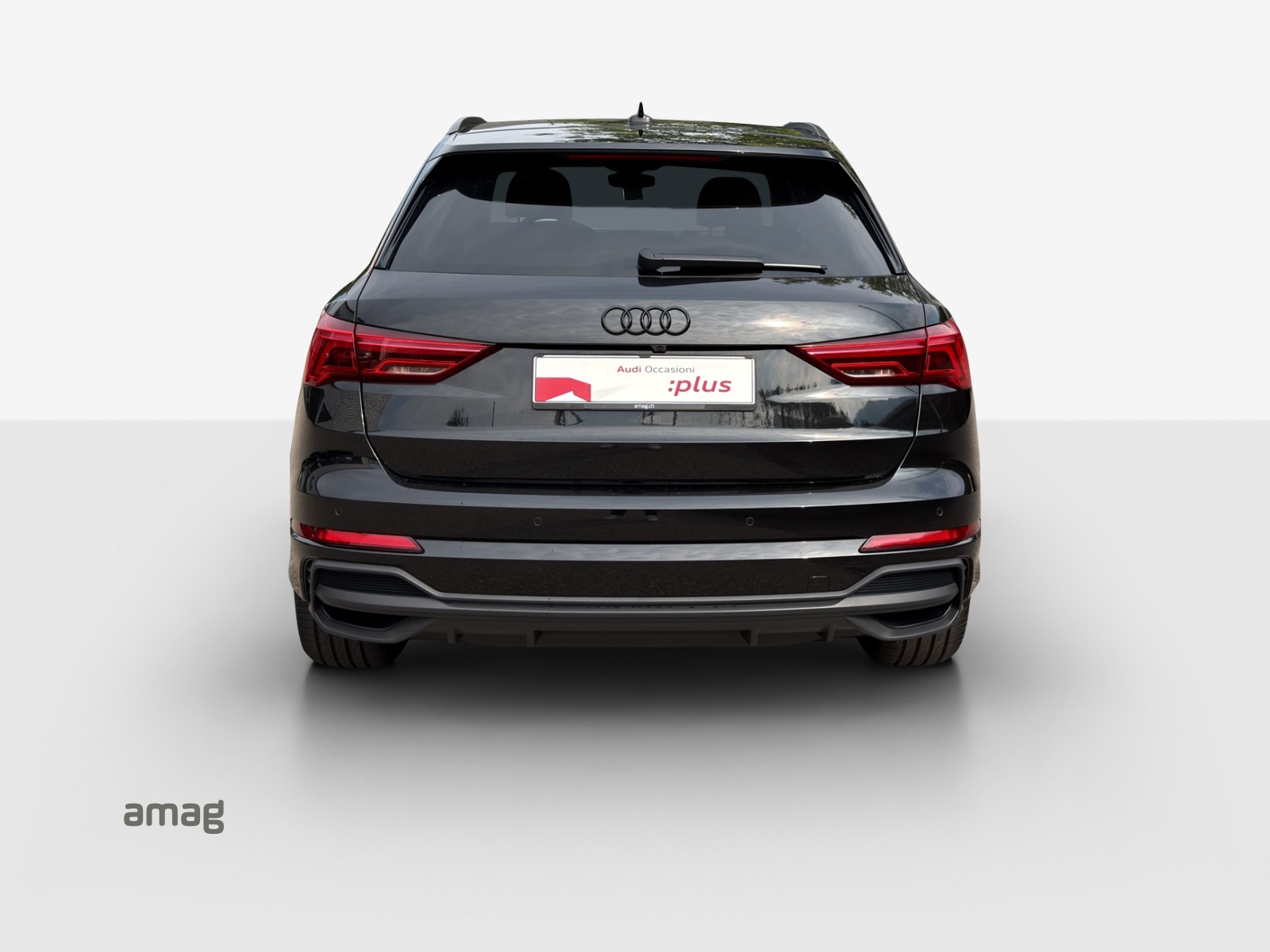 AUDI Q3 35 TFSI S line Attraction S-tronic-showroom-element-3