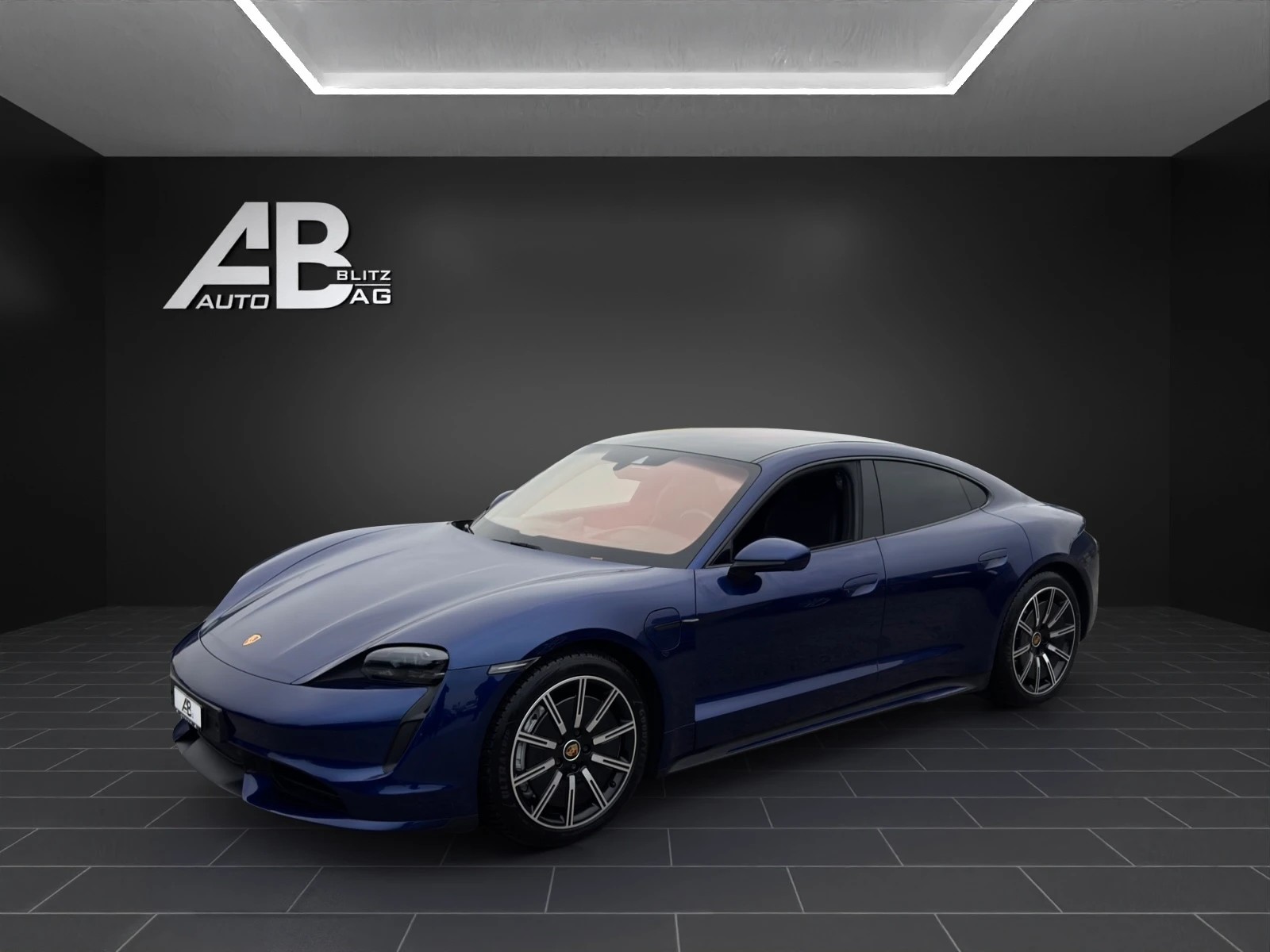PORSCHE Taycan 4S Turbo mit 680 PS-showroom-element-1
