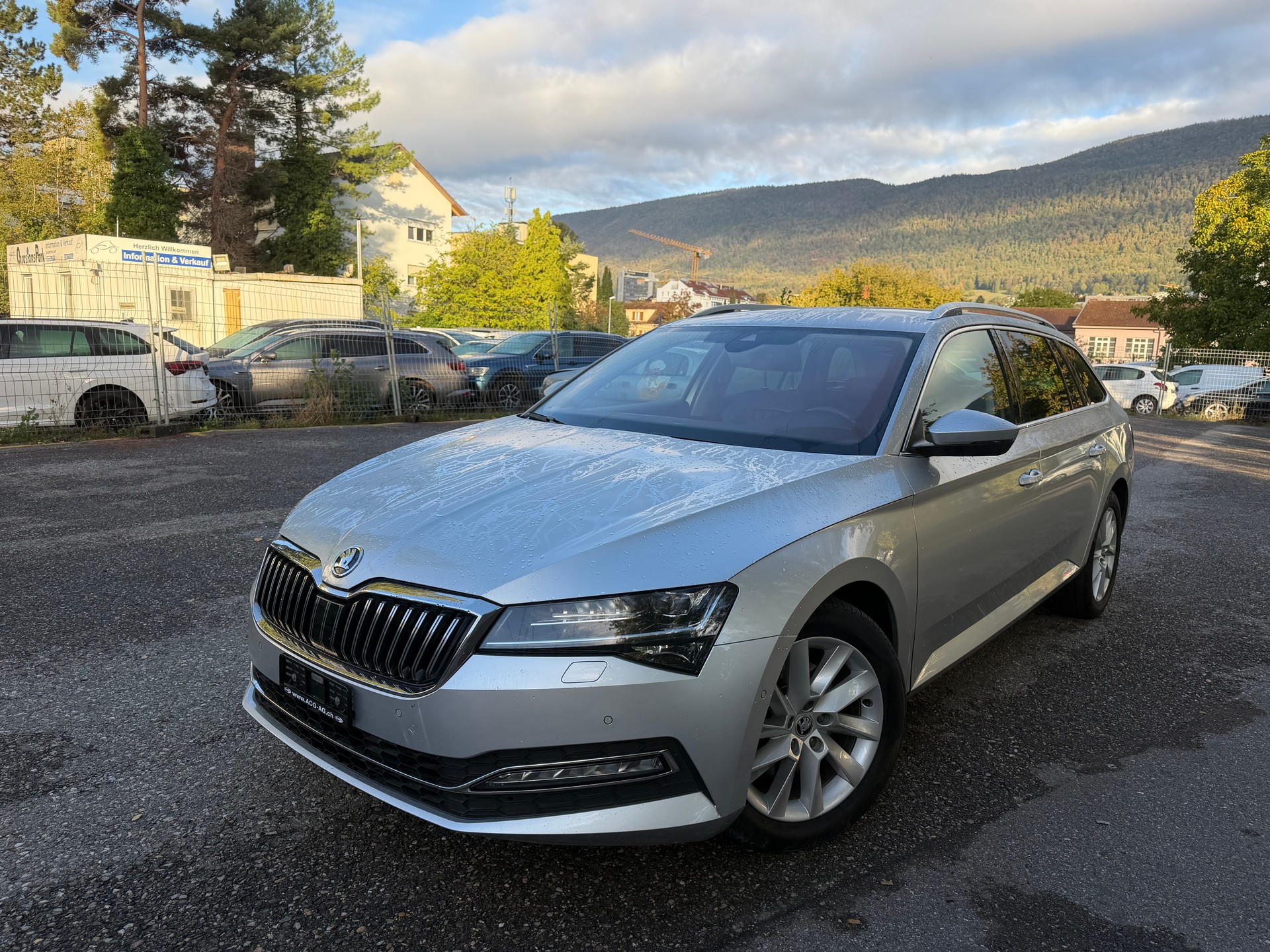 SKODA Superb Combi 2.0 TDi Style 4x4 DSG * 07x Plätze * Leder * Gr. Navi * LED * Klima-auto * PDC V&H- RF-Kamera * Ab MFK