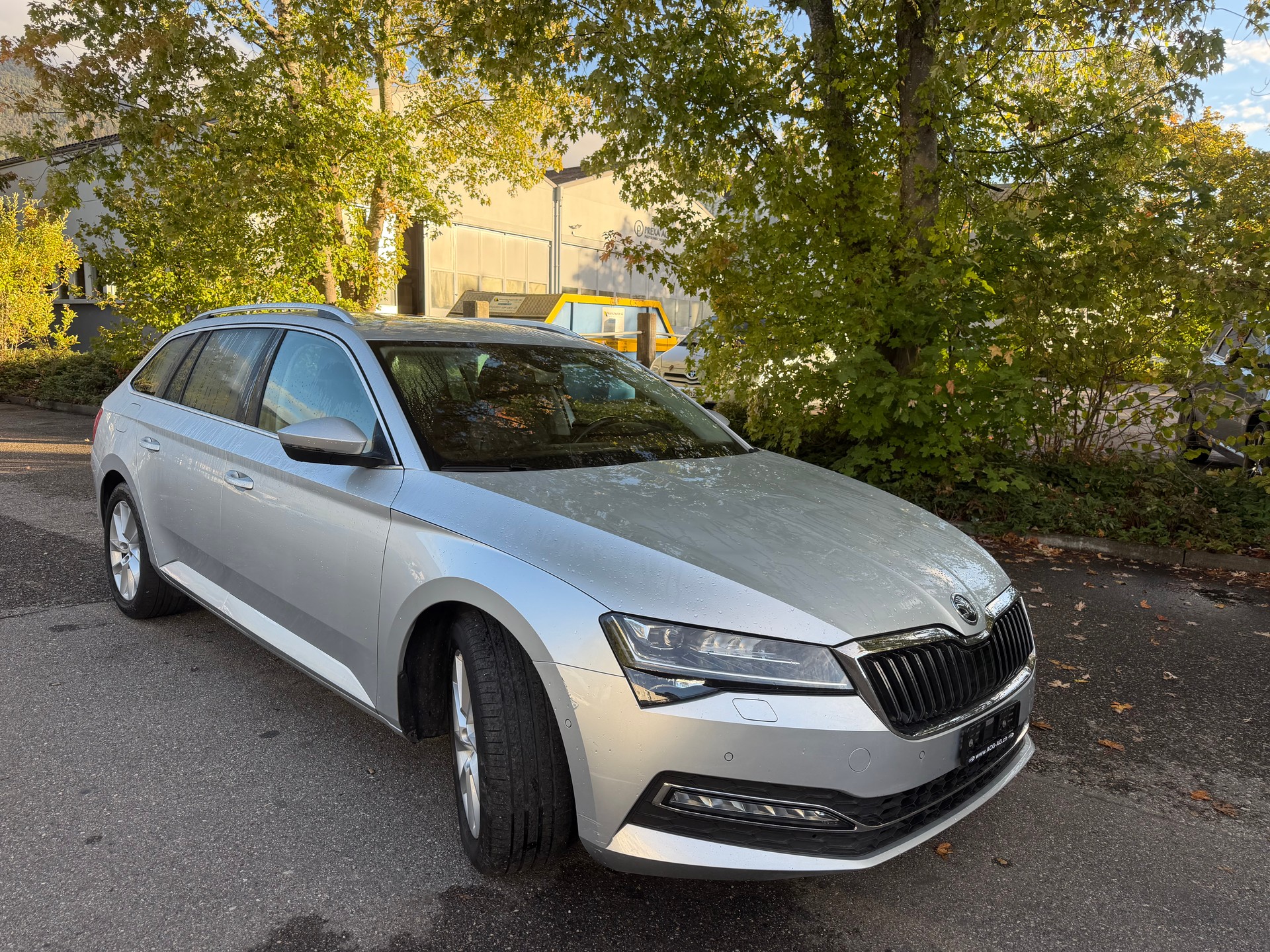 SKODA Superb Combi 2.0 TDi Style 4x4 DSG * 07x Plätze * Leder * Gr. Navi * LED * Klima-auto * PDC V&H- RF-Kamera * Ab MFK-image-5