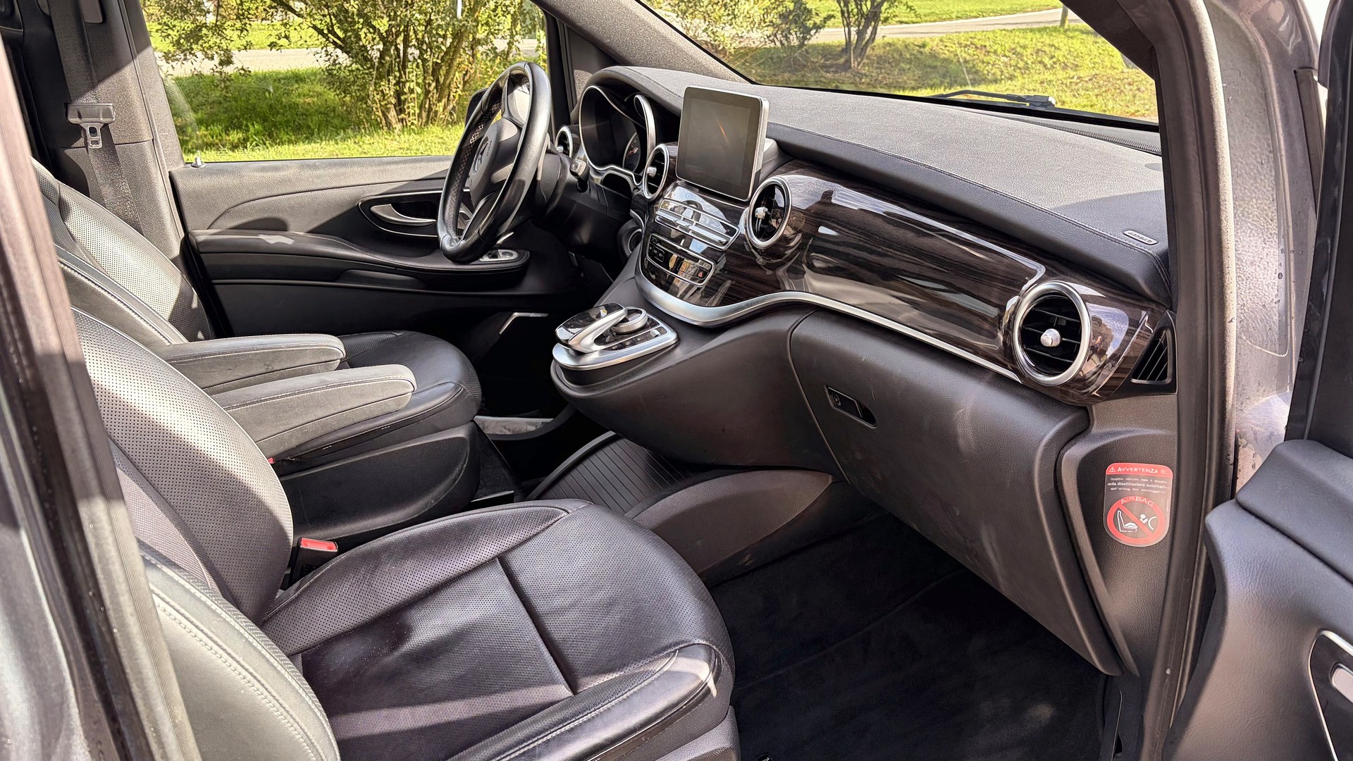 MERCEDES-BENZ V 250 d BlueTec Sw. Ed.lang 4m-image-2