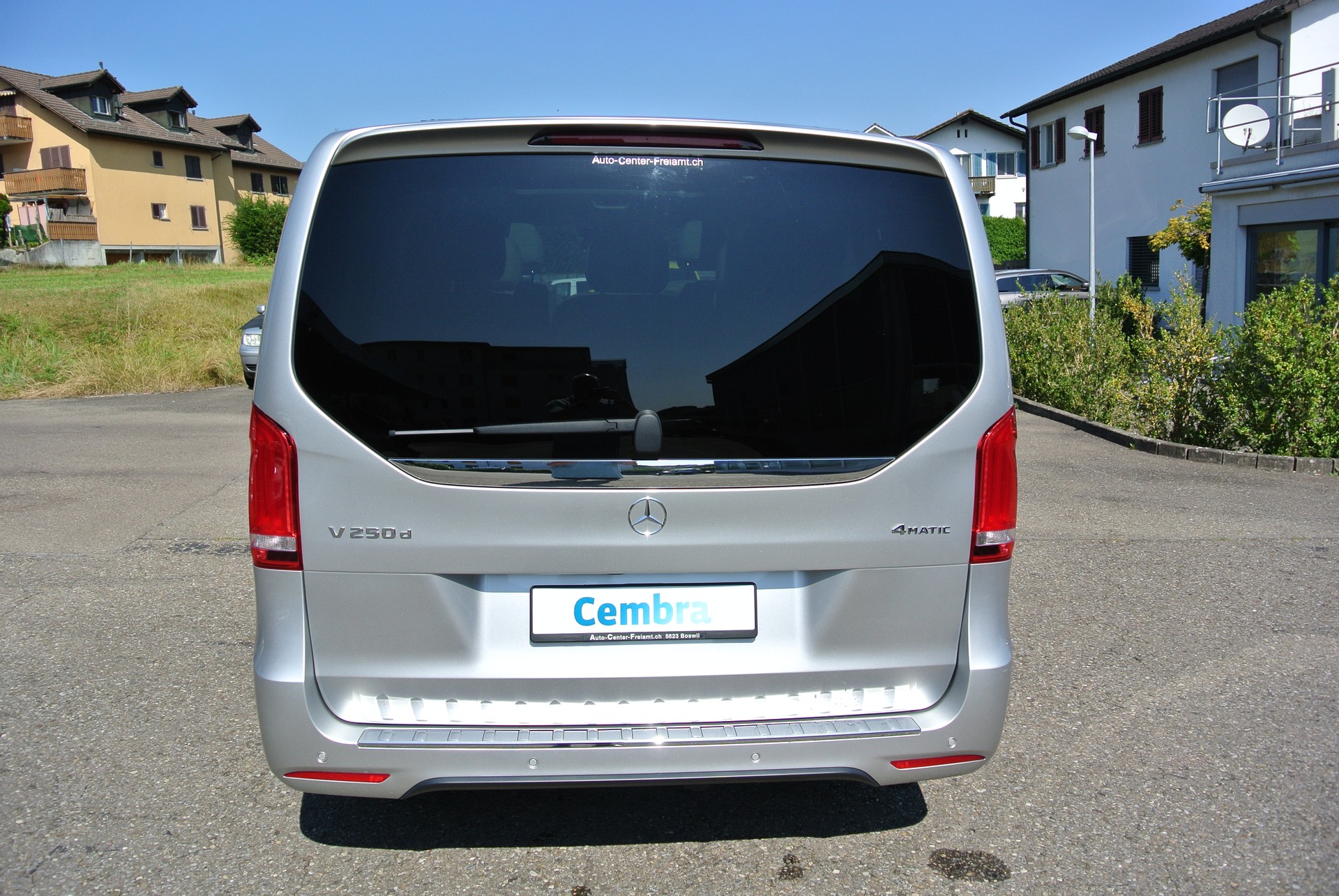 MERCEDES-BENZ V 250 d Avantgarde lang 4Matic 7G-Tronic, AMG Line-image-6