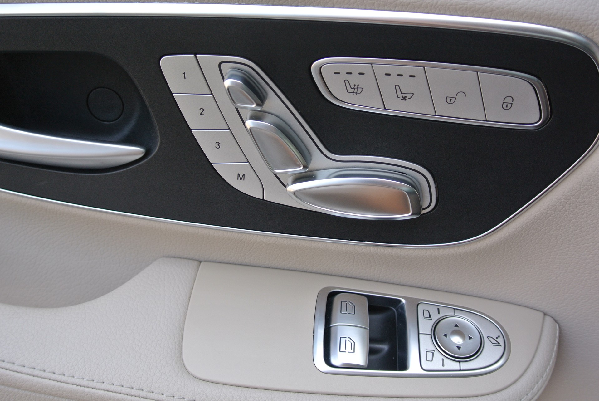 MERCEDES-BENZ V 250 d Avantgarde lang 4Matic 7G-Tronic, AMG Line-image-23