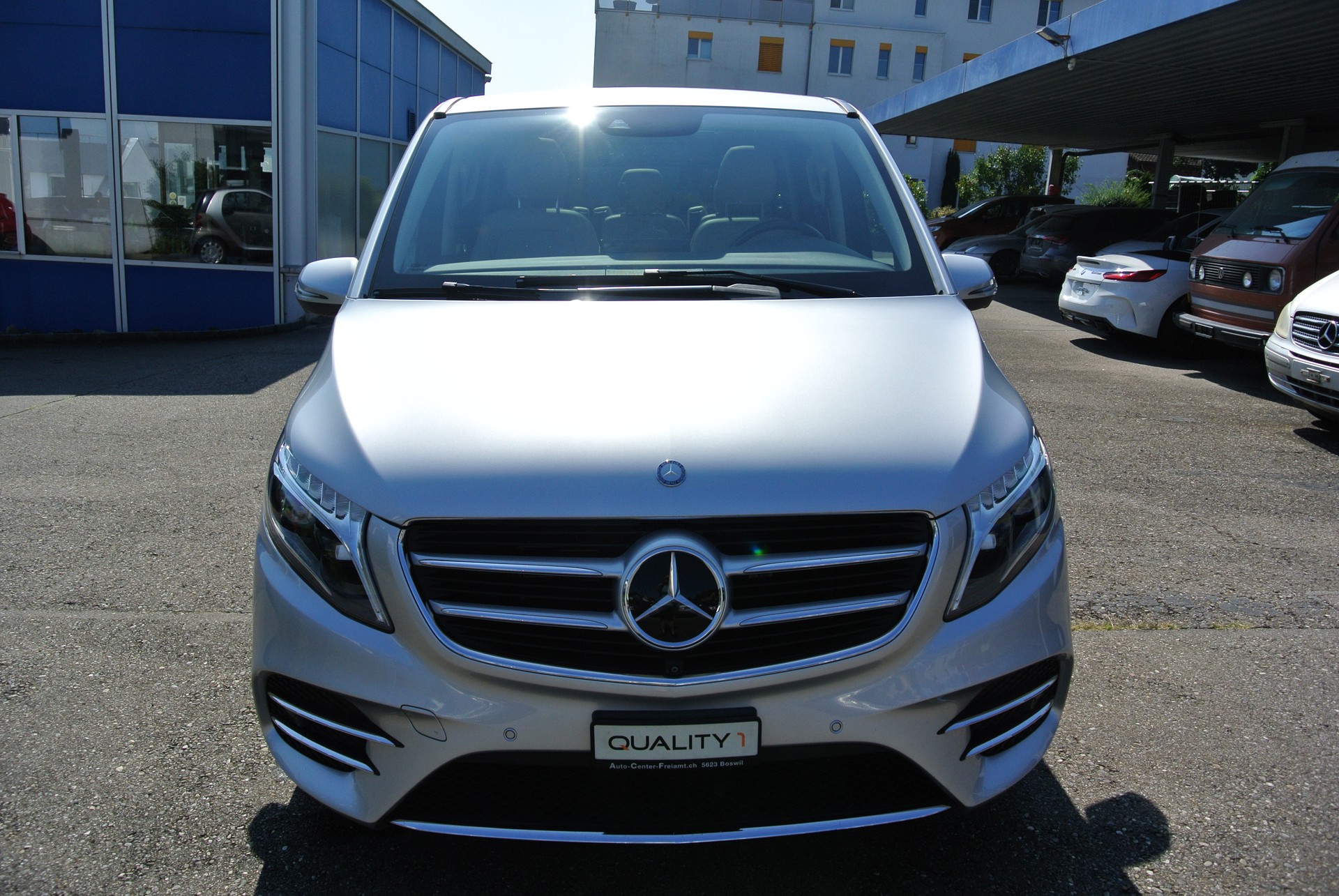 MERCEDES-BENZ V 250 d Avantgarde lang 4Matic 7G-Tronic, AMG Line-image-11
