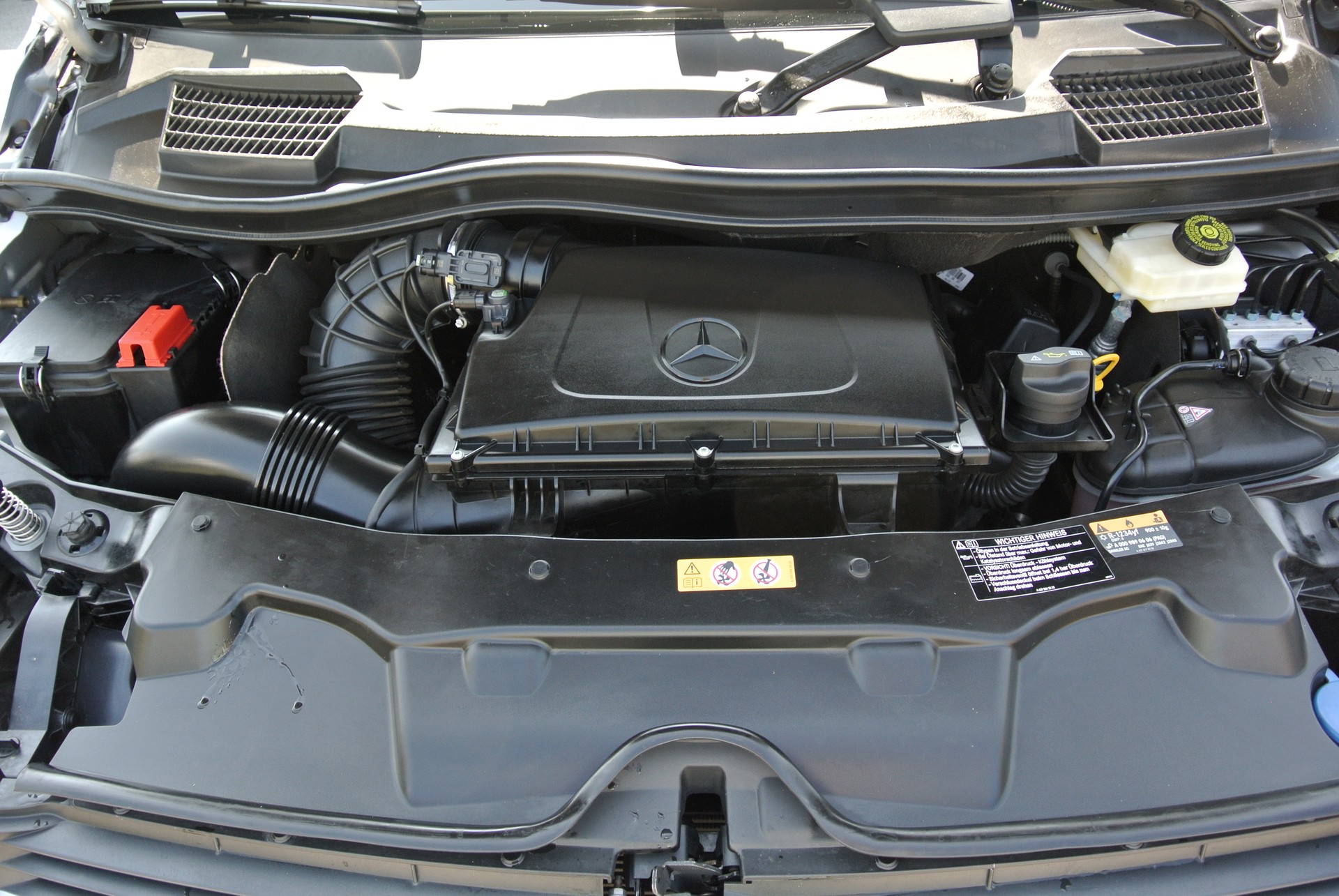 MERCEDES-BENZ V 250 d Avantgarde lang 4Matic 7G-Tronic, AMG Line-image-19
