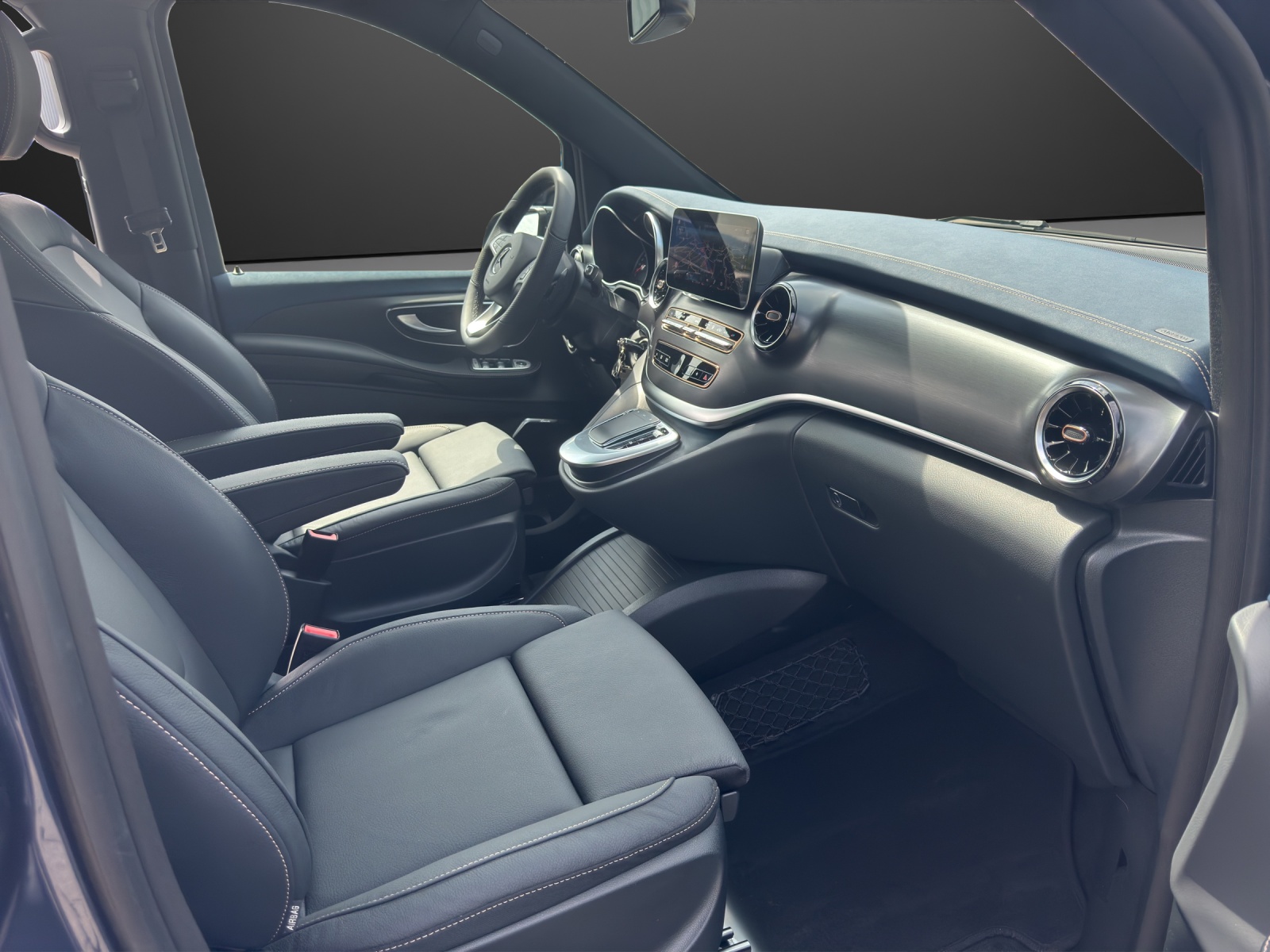 MERCEDES-BENZ EQV 300 lang-image-11