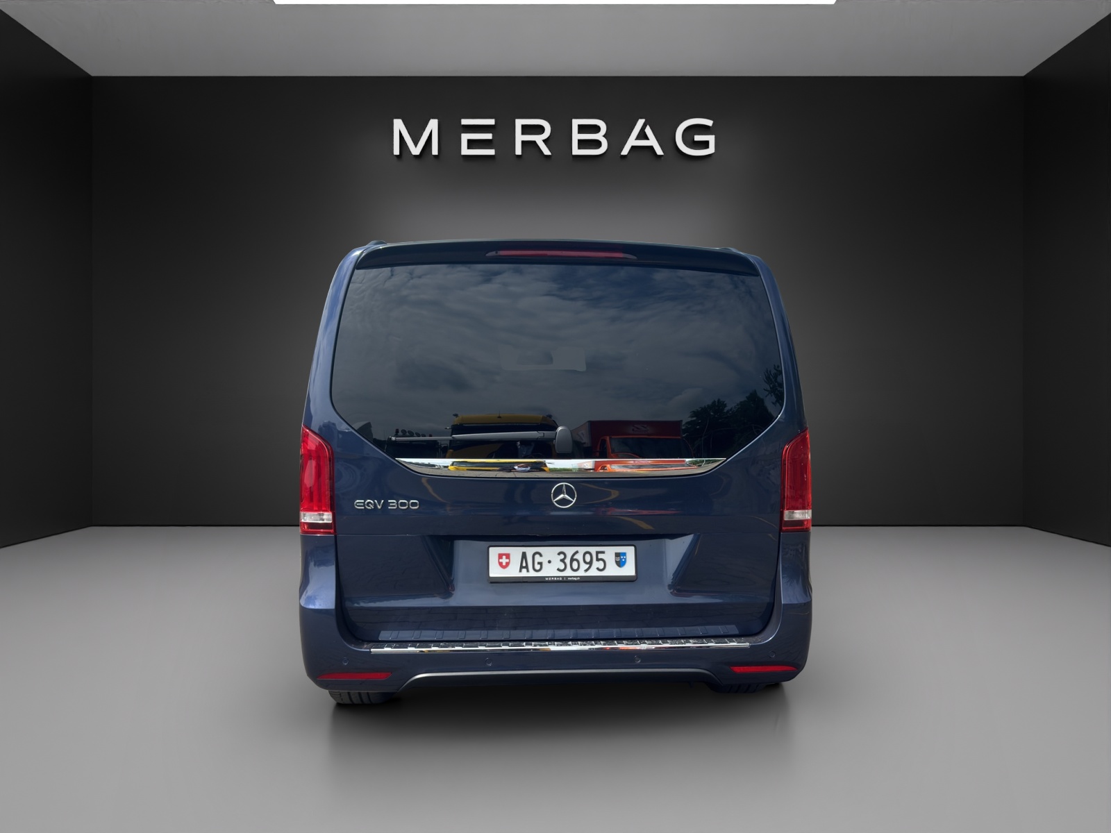 MERCEDES-BENZ EQV 300 lang-image-4