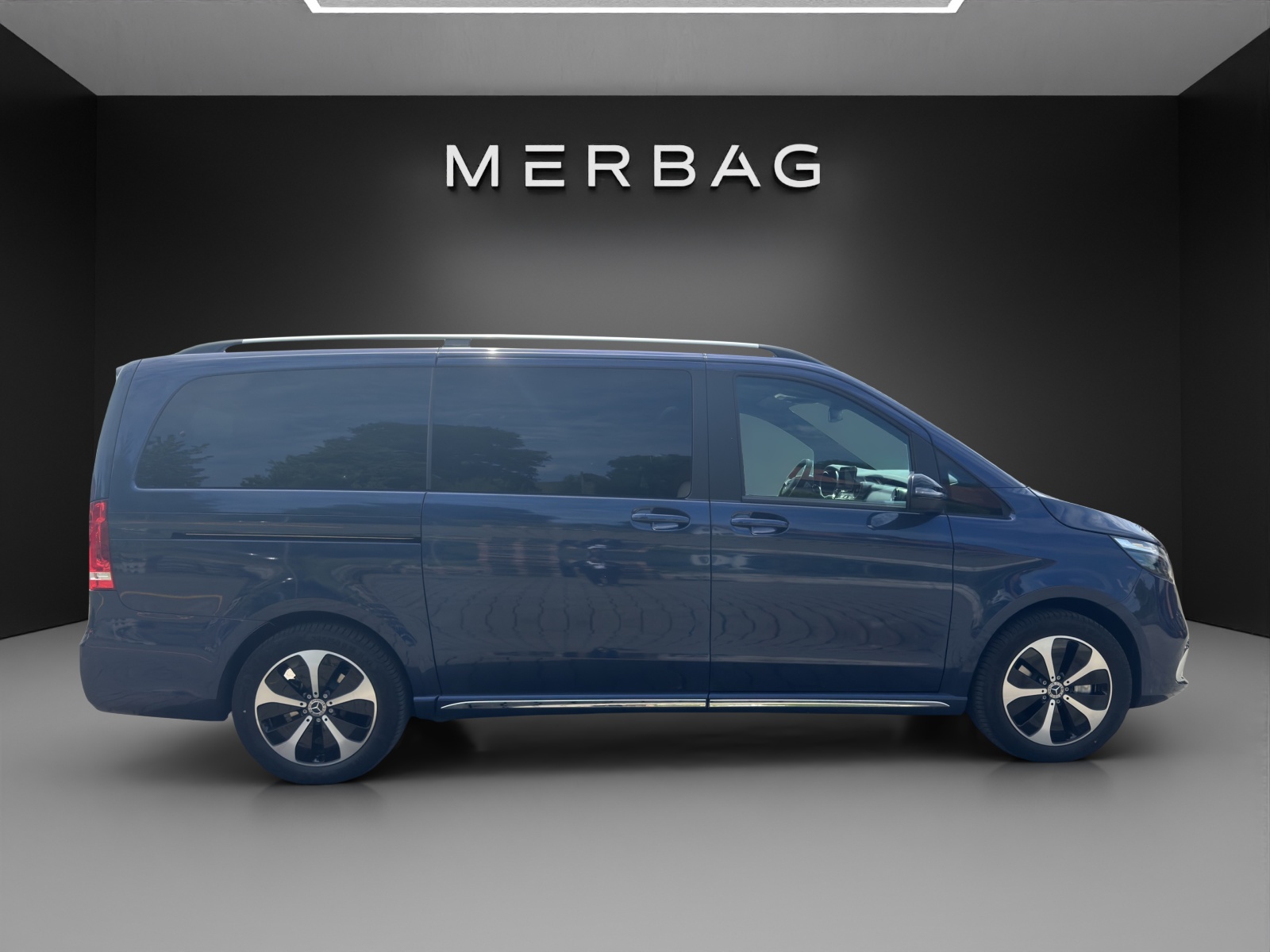 MERCEDES-BENZ EQV 300 lang-image-6