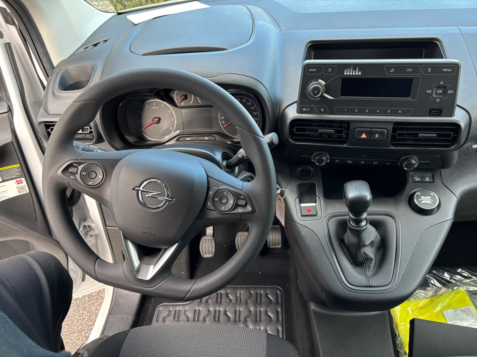 OPEL Combo Cargo 1.5 s/s 4x4-image-12