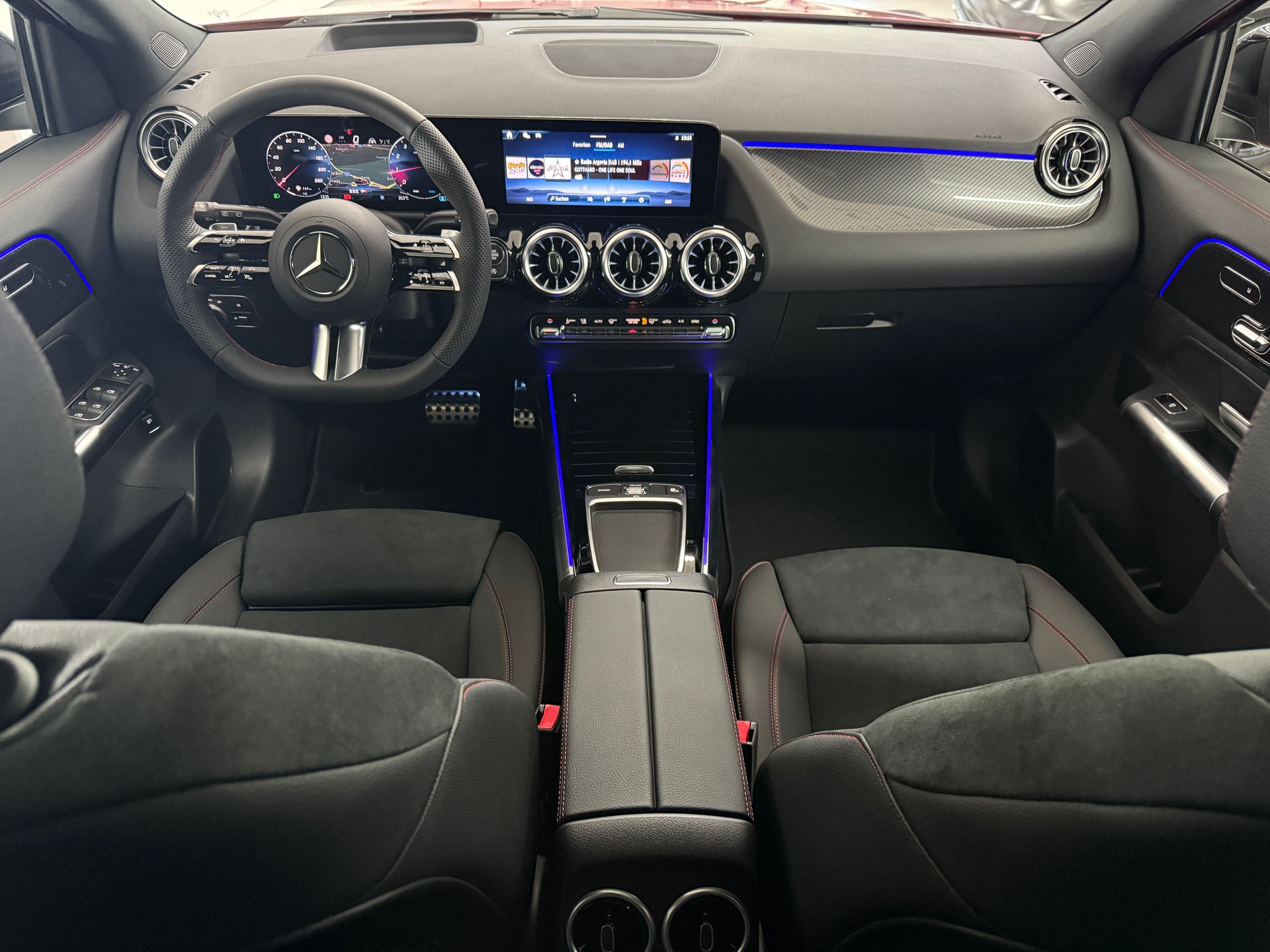 MERCEDES-BENZ GLA 200 Night Star-image-7
