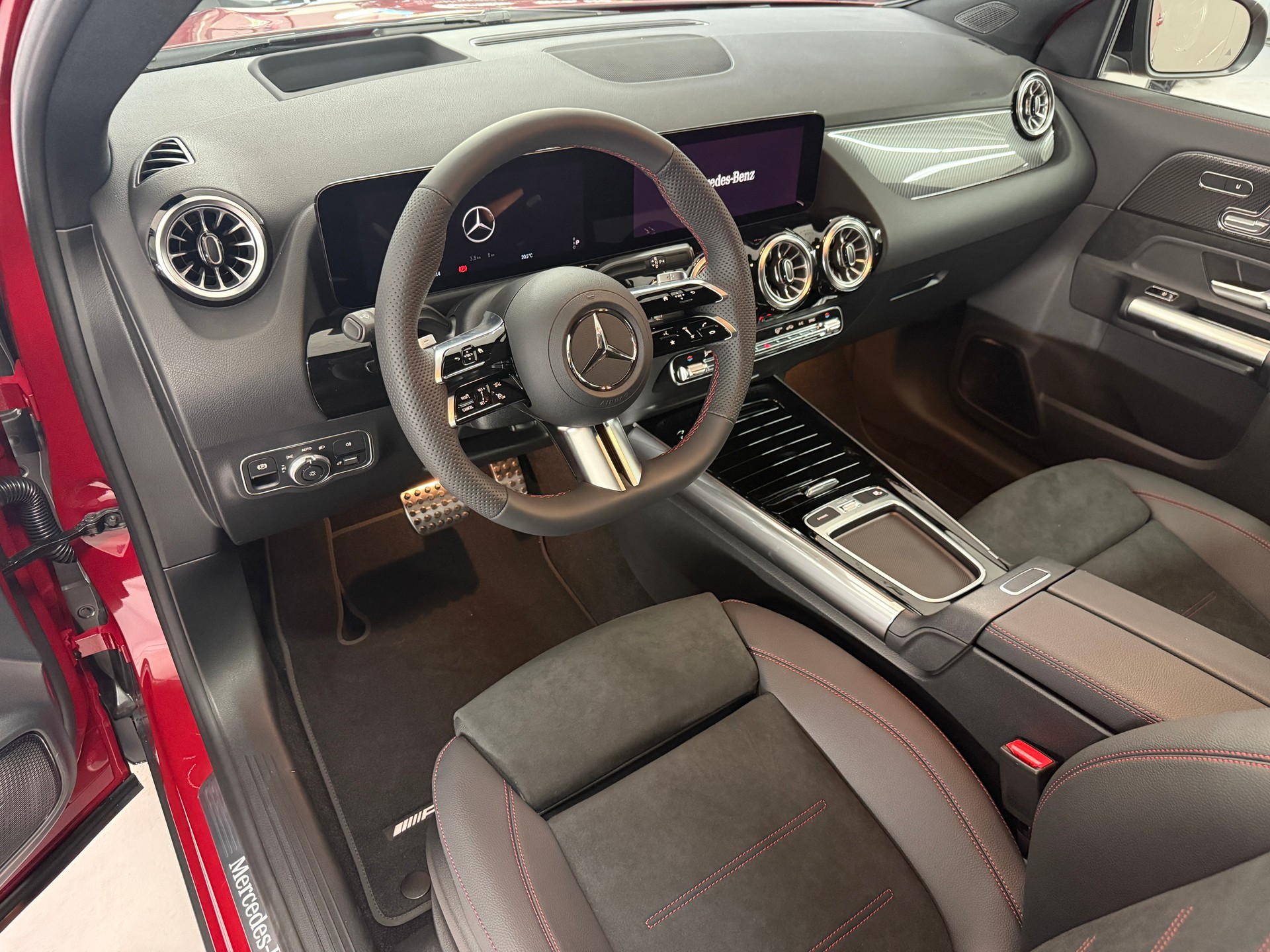 MERCEDES-BENZ GLA 200 Night Star-image-6