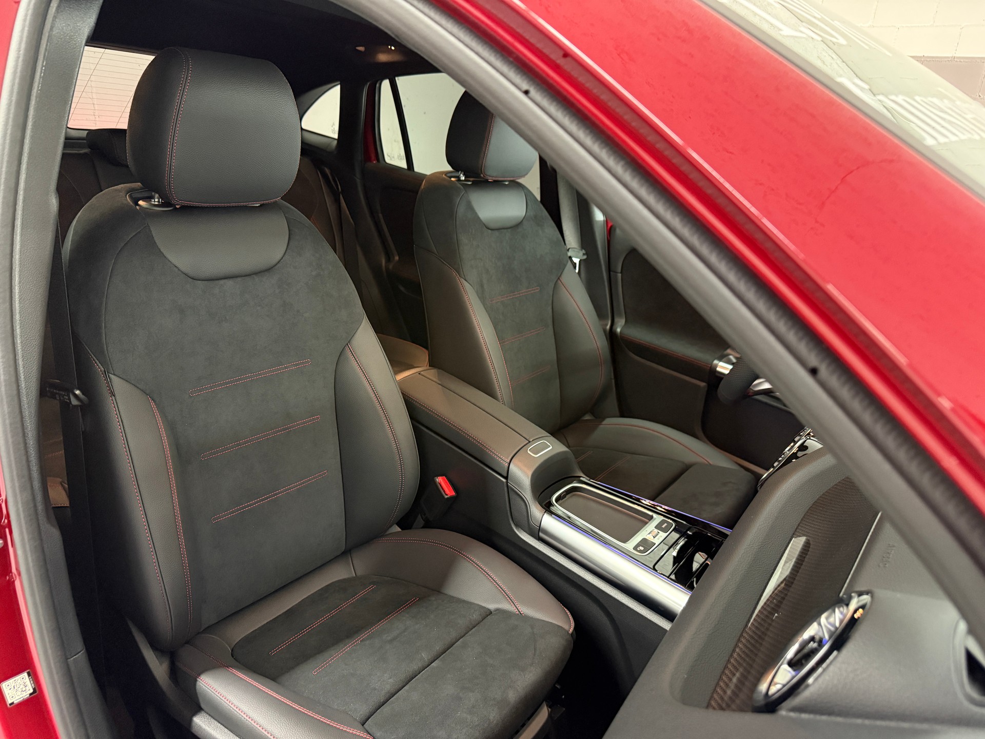 MERCEDES-BENZ GLA 200 Night Star-image-9