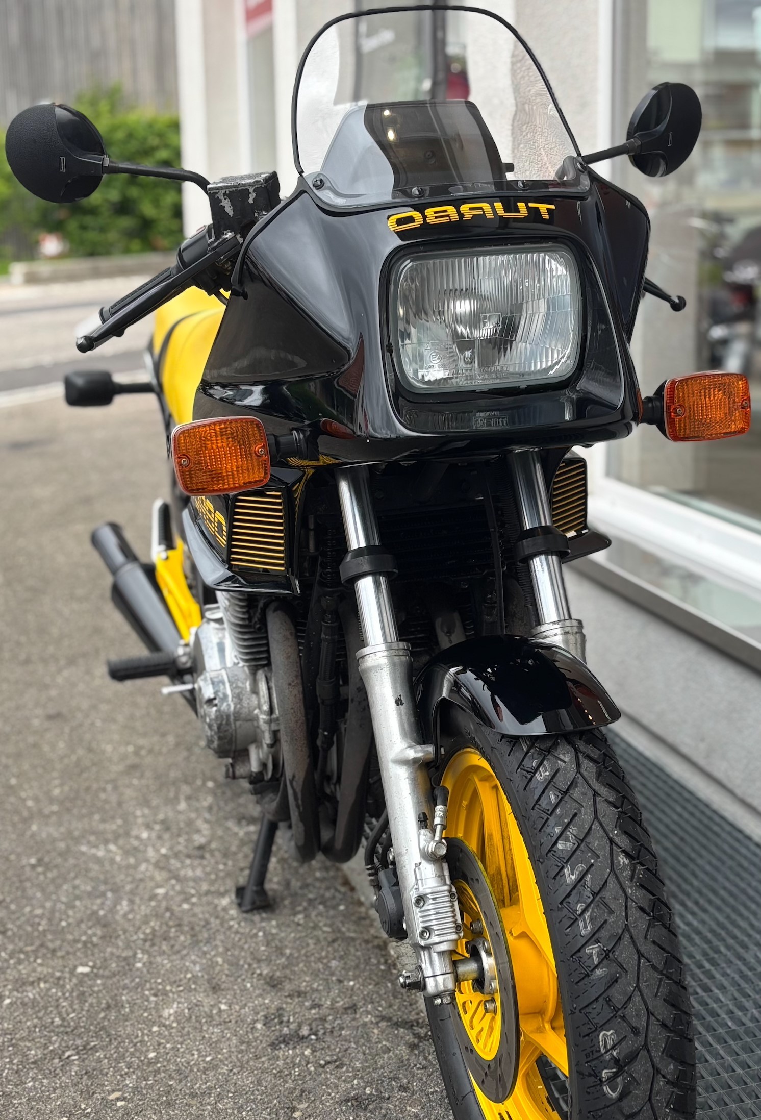 SUZUKI XN 85 Turbo-image-1
