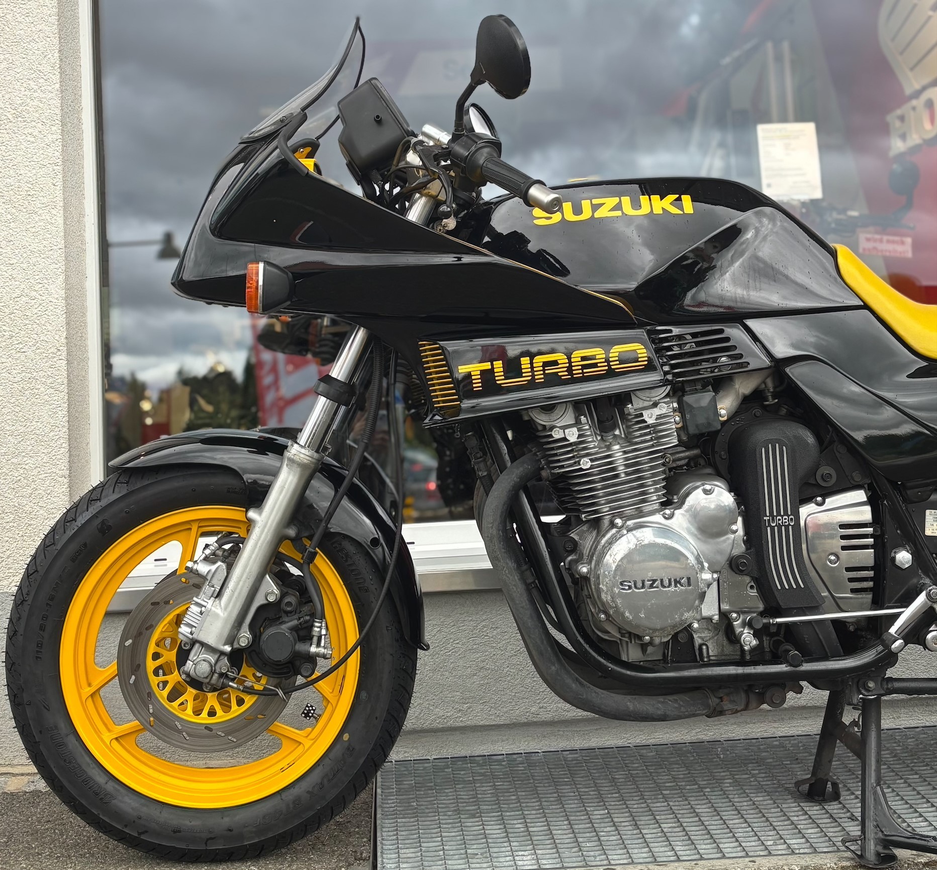SUZUKI XN 85 Turbo-image-9