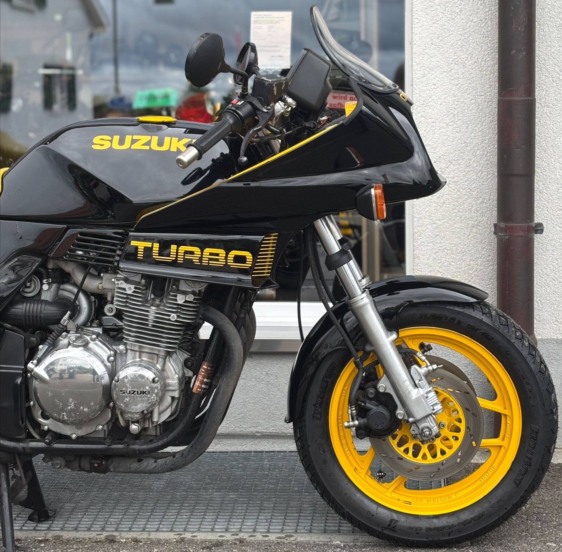 SUZUKI XN 85 Turbo-image-4