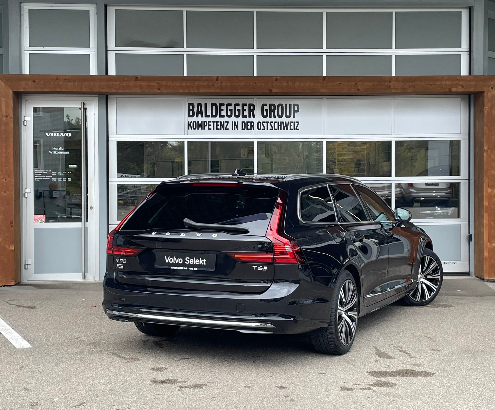 VOLVO V90 2.0 T6 TE Ultra Bright eAW-showroom-element-2