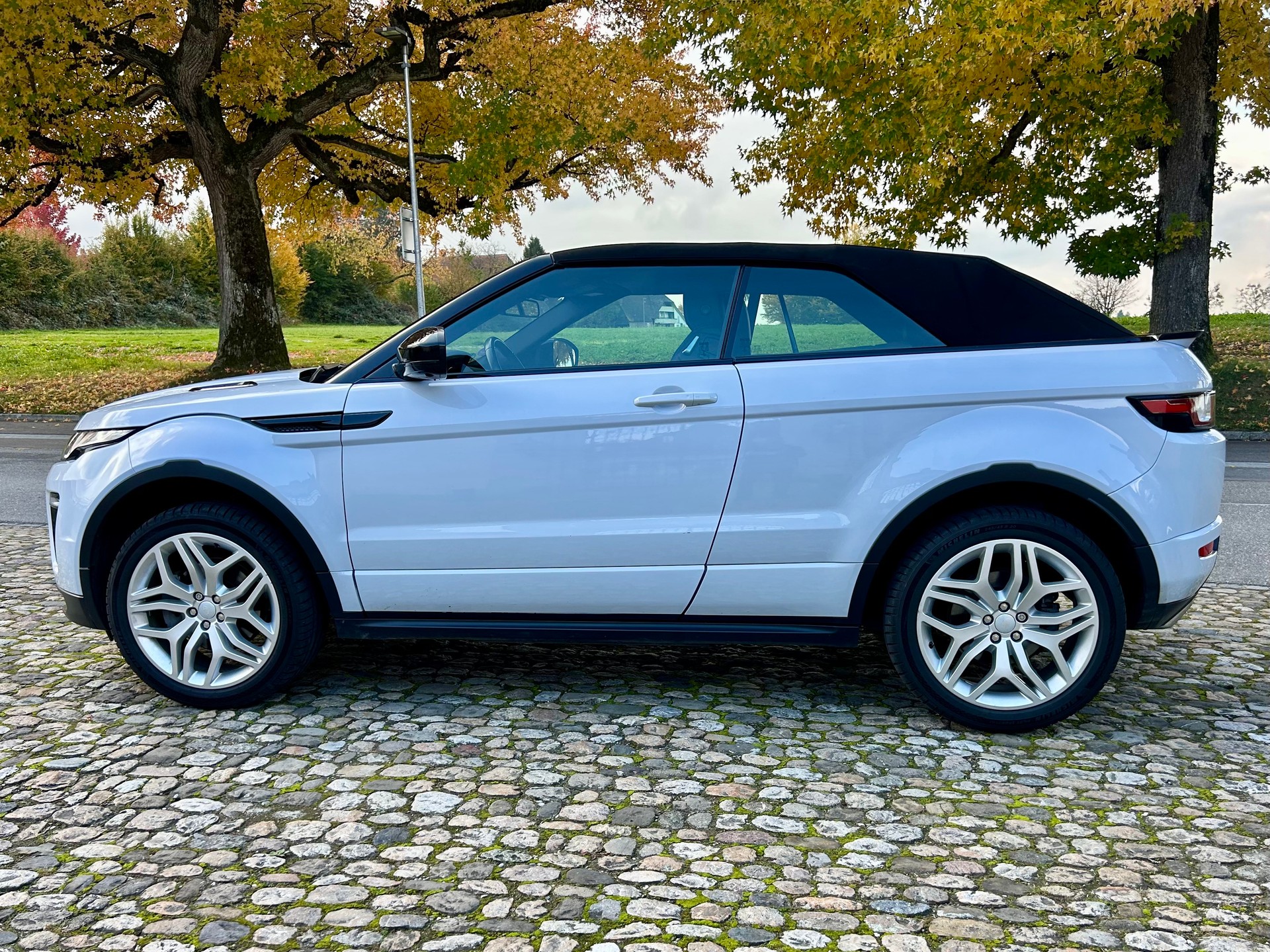 LAND ROVER Range Rover Evoque HSE Cabriolet white metallic !-image-3