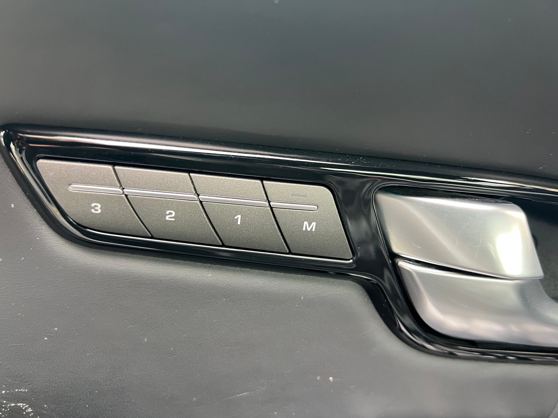 LAND ROVER Range Rover Evoque HSE Cabriolet white metallic !-image-12