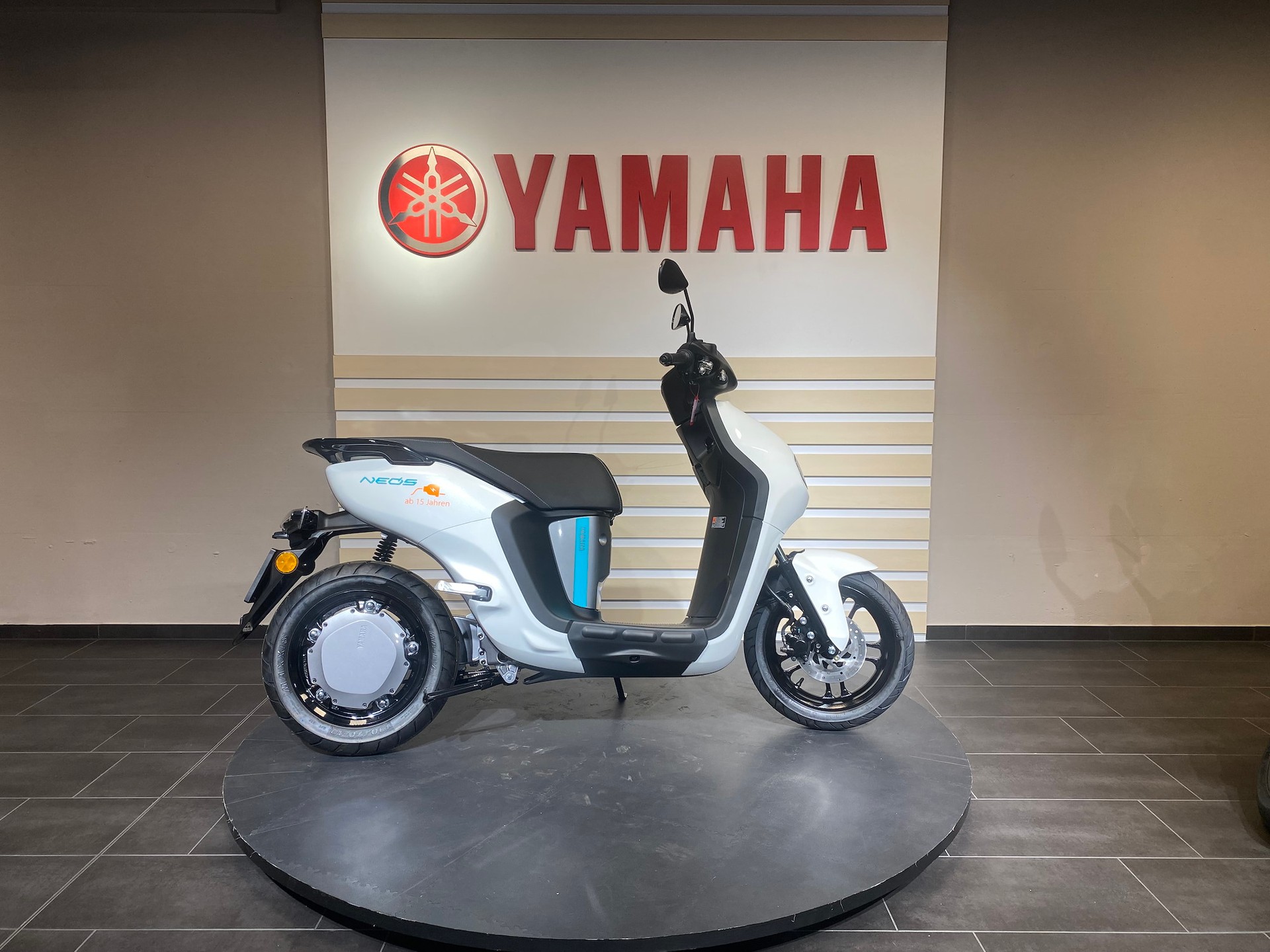 YAMAHA NEO's-image-2