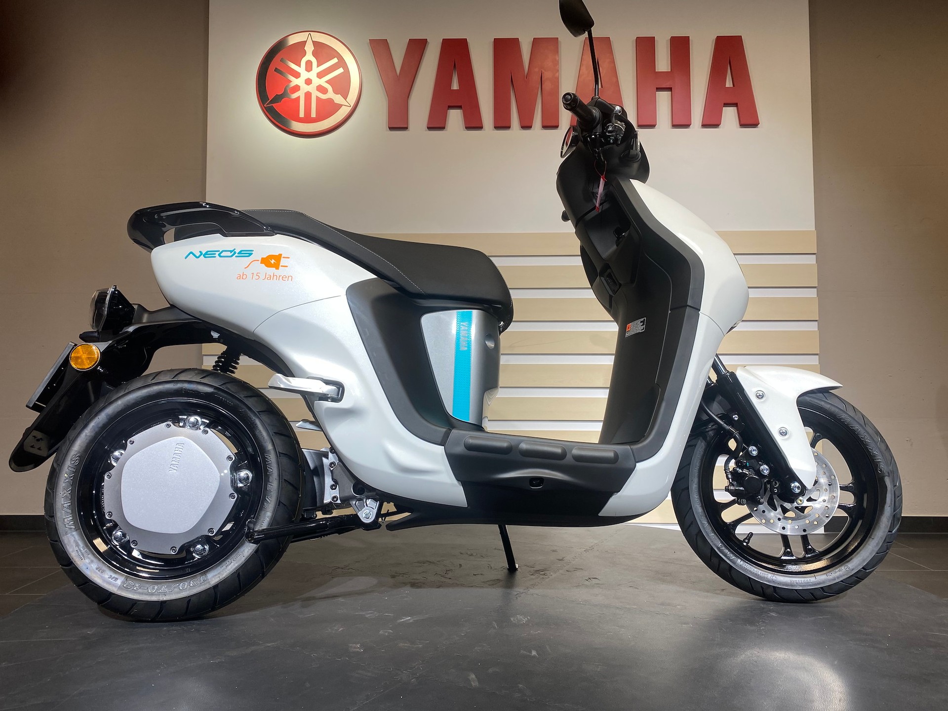 YAMAHA NEO's Dual-image-3