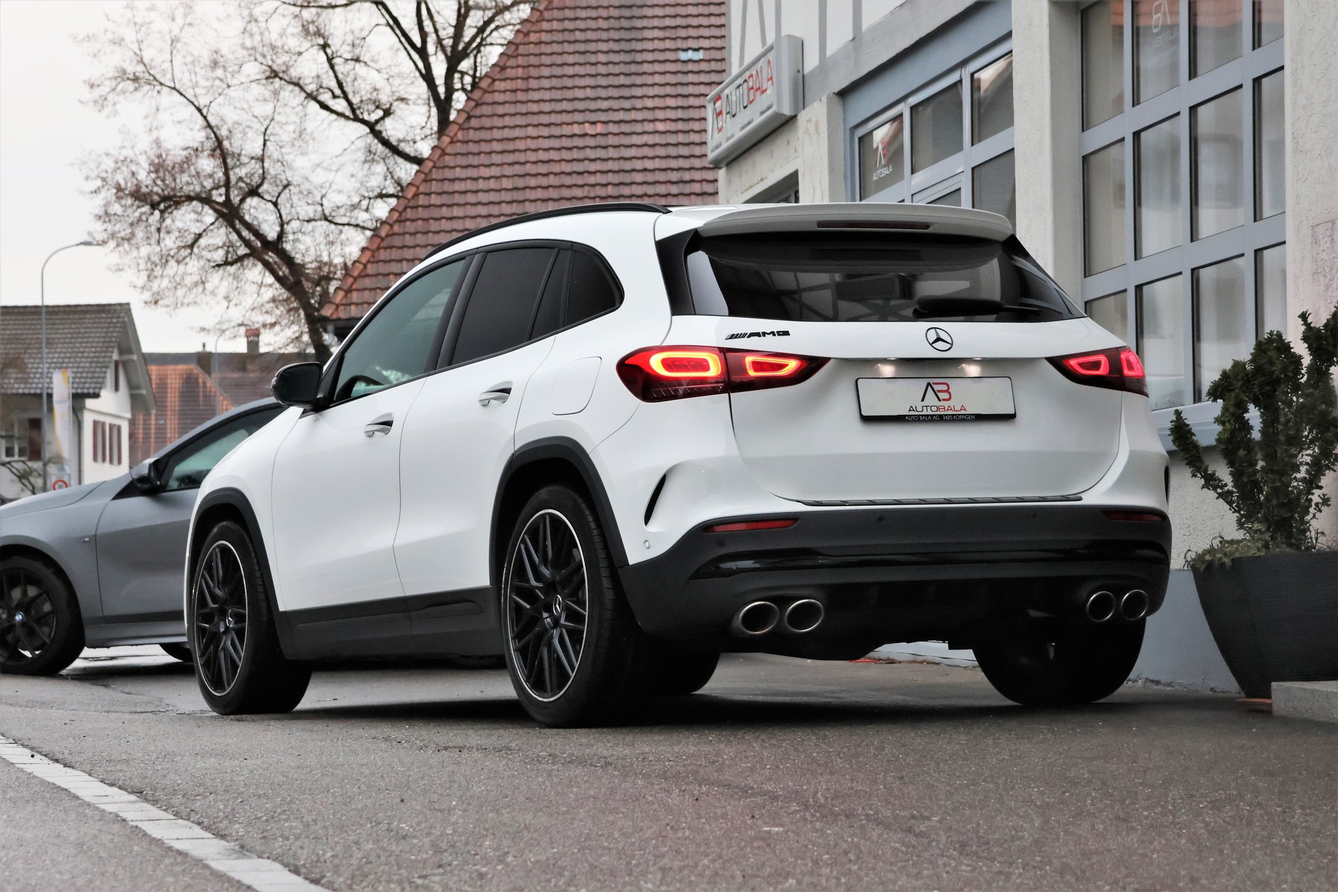MERCEDES-BENZ GLA 35 AMG 4Matic 8G-Speedshift DCT (CH)-showroom-element-2