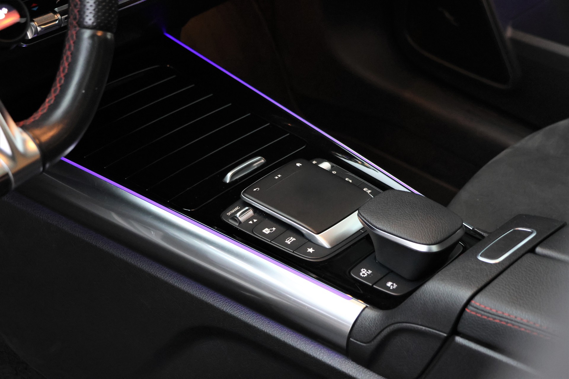 MERCEDES-BENZ GLA 35 AMG 4Matic 8G-Speedshift DCT (CH)-image-9