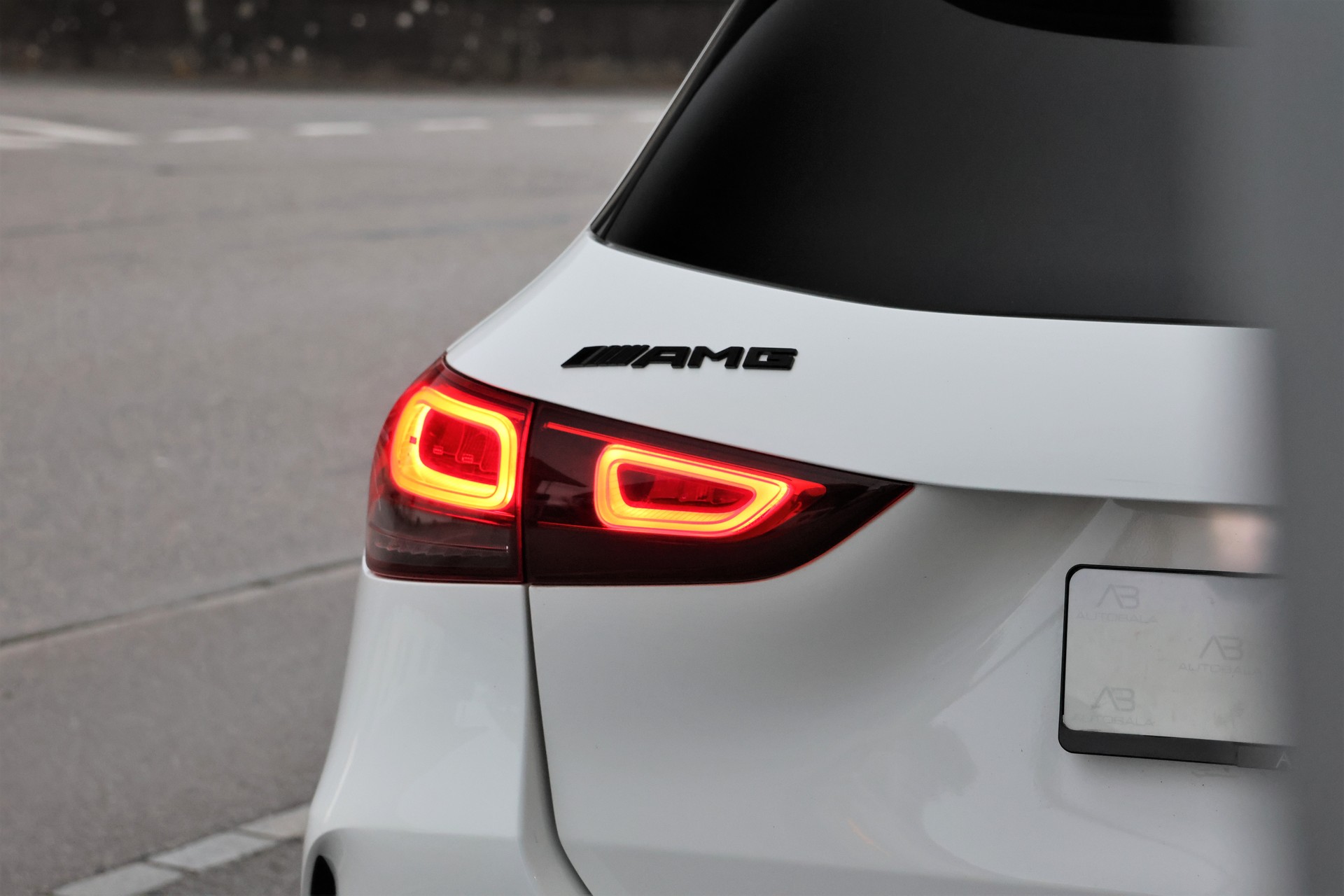 MERCEDES-BENZ GLA 35 AMG 4Matic 8G-Speedshift DCT (CH)-image-4