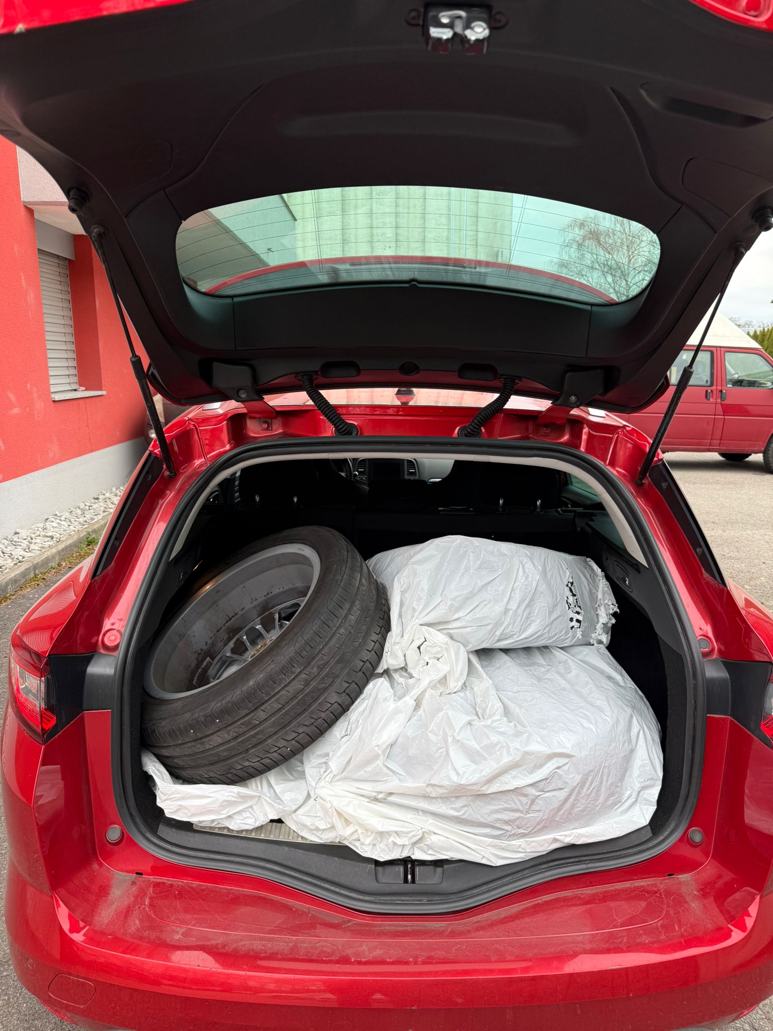 RENAULT Mégane Grandtour 1.6 16V Turbo GT EDC-image-9