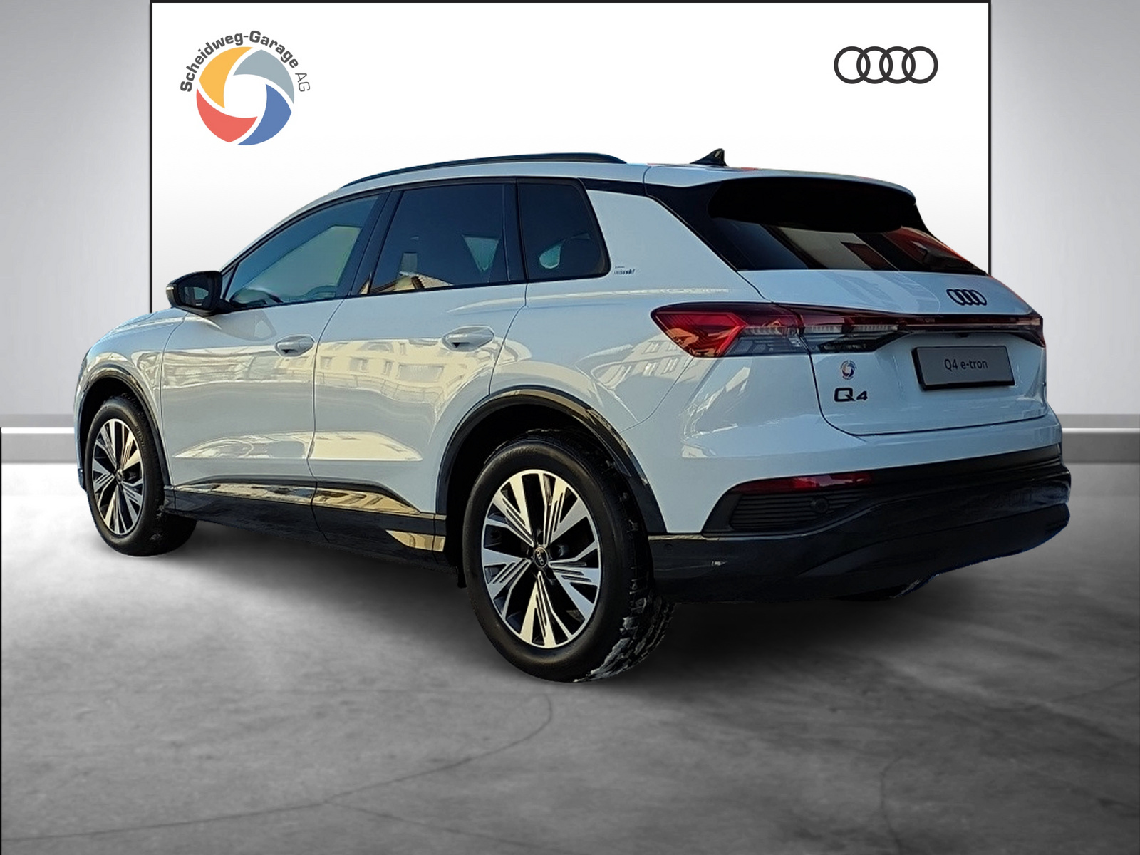AUDI Q4 e-tron 45 quattro-image-12