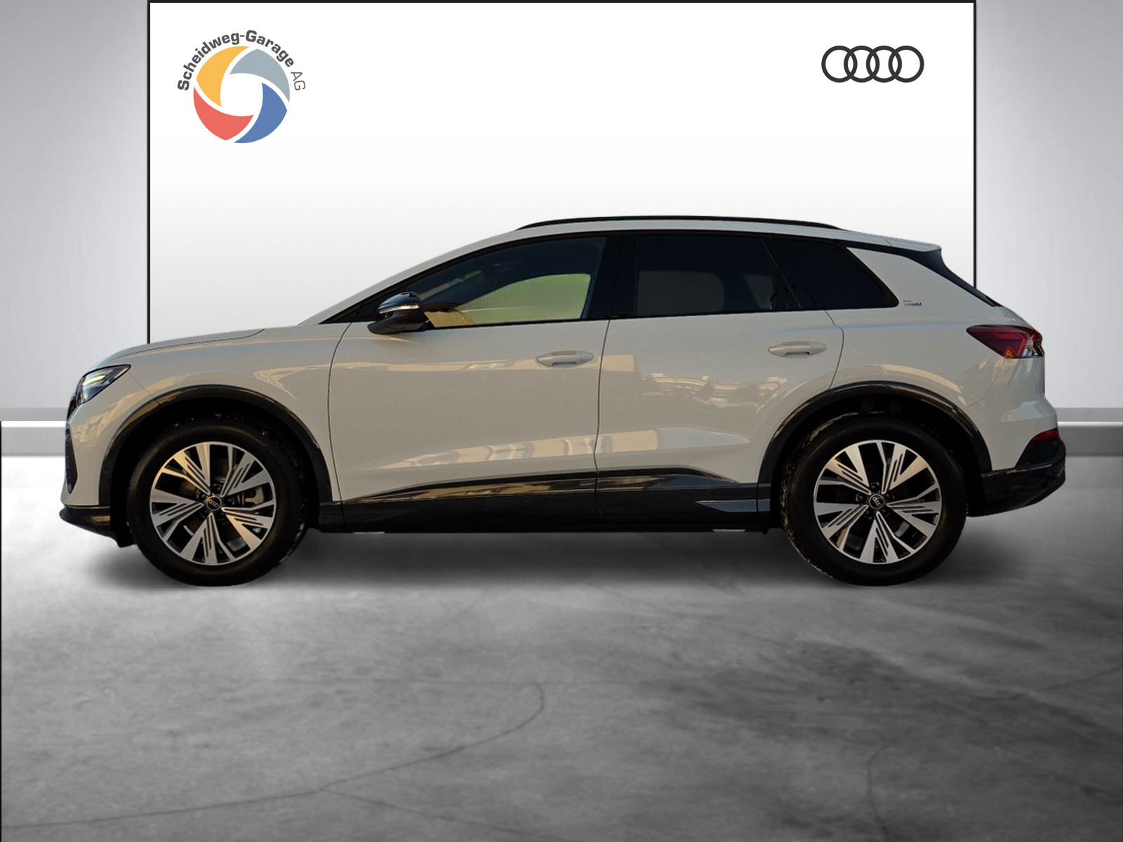 AUDI Q4 e-tron 45 quattro-showroom-element-2
