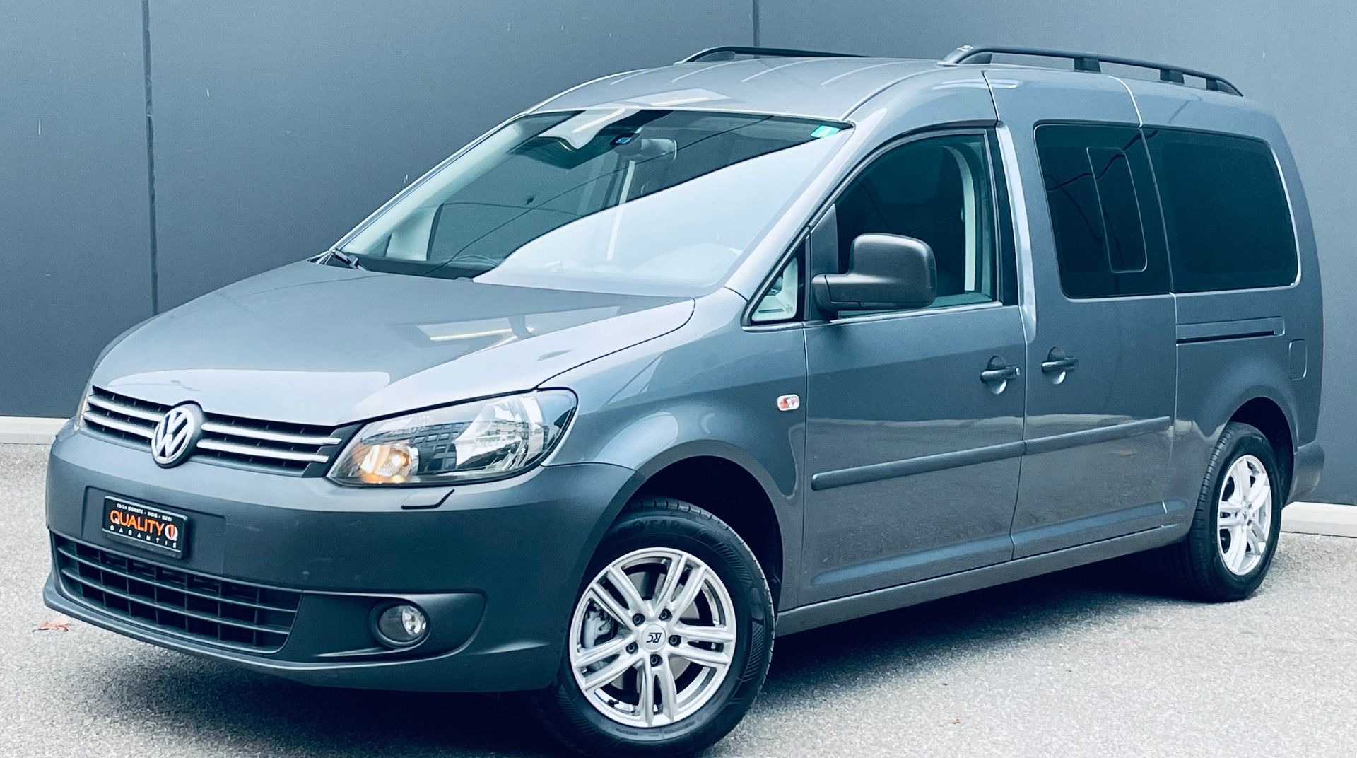 VW Caddy Maxi 1.6 TDI BlueMotion Technology Entry DSG-image-1