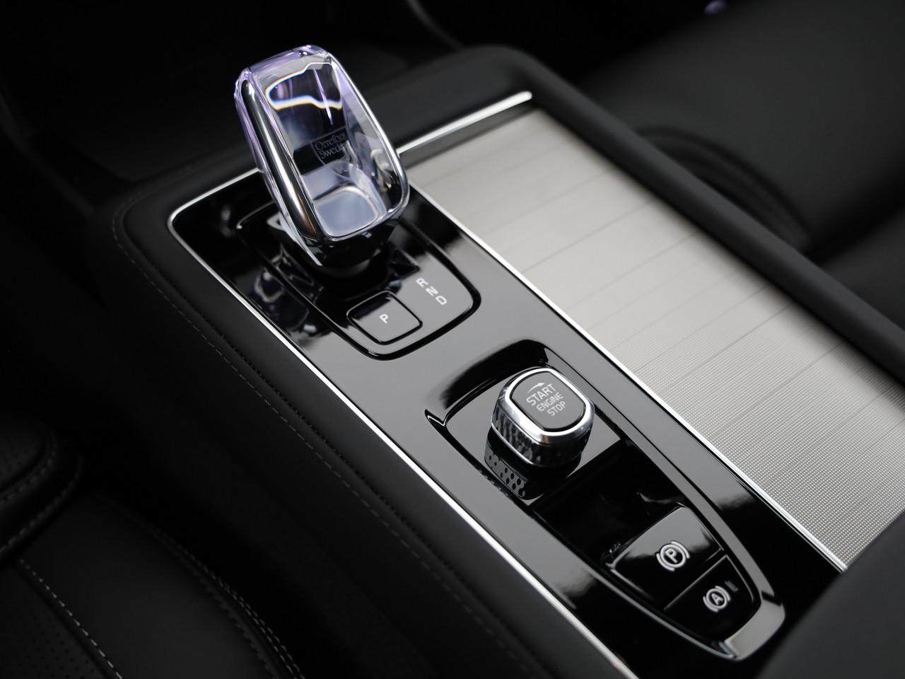 VOLVO XC90 2.0 T8 TE Black Edition eAWD-image-15
