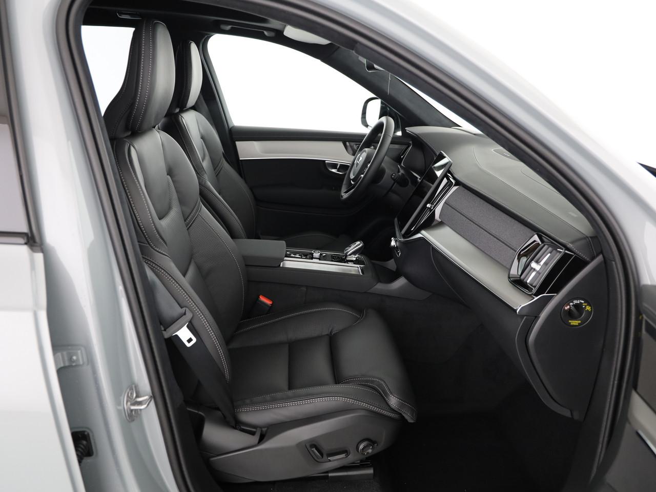 VOLVO XC90 2.0 T8 TE Black Edition eAWD-image-9
