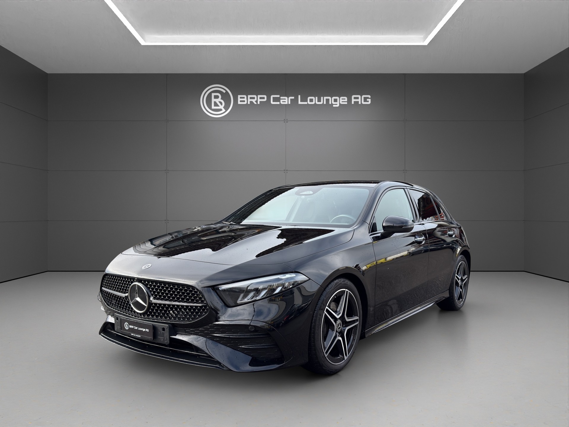 MERCEDES-BENZ A 180d * FACELIFT * AMG Line *-image-1