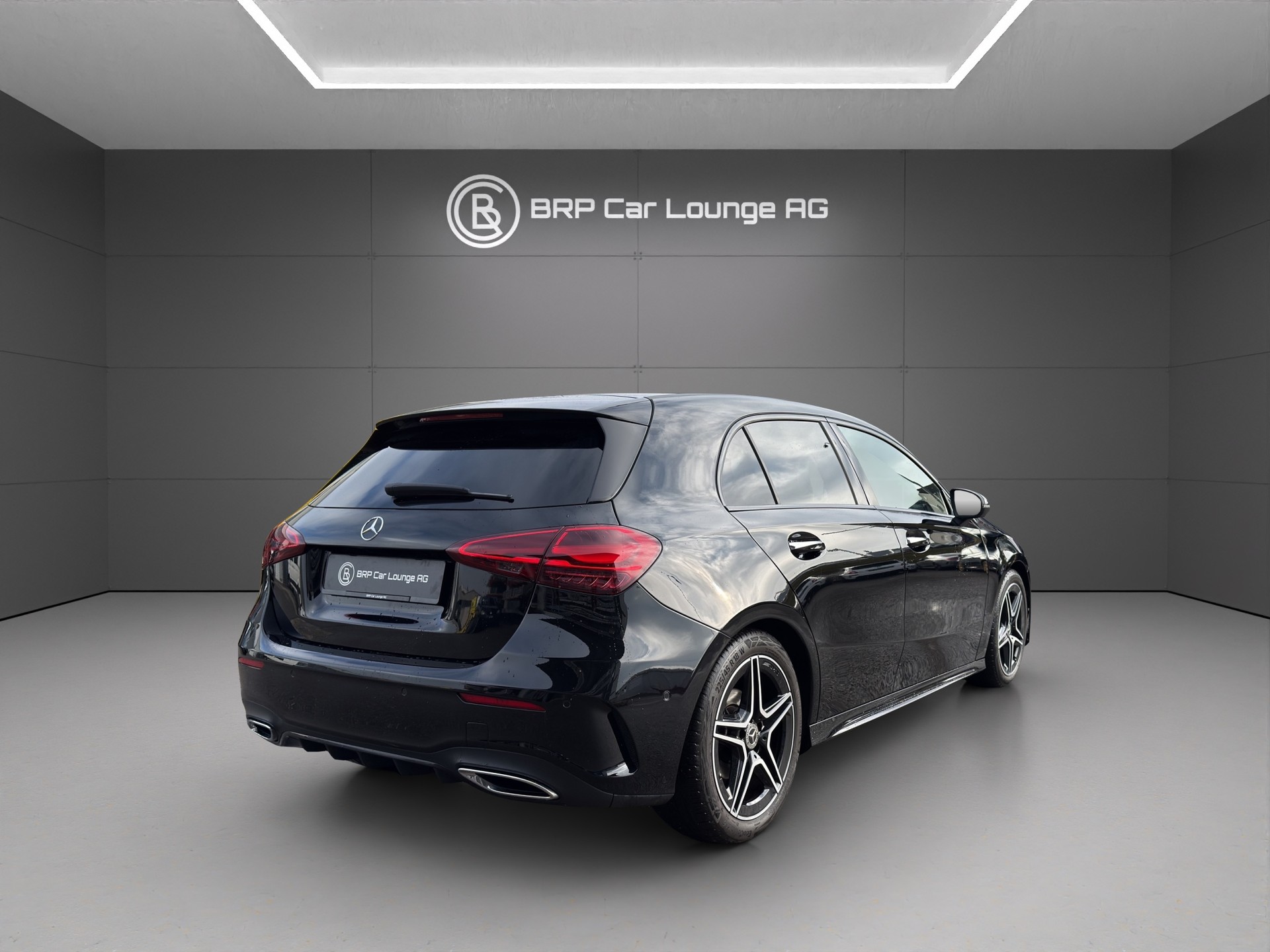 MERCEDES-BENZ A 180d * FACELIFT * AMG Line *-image-4