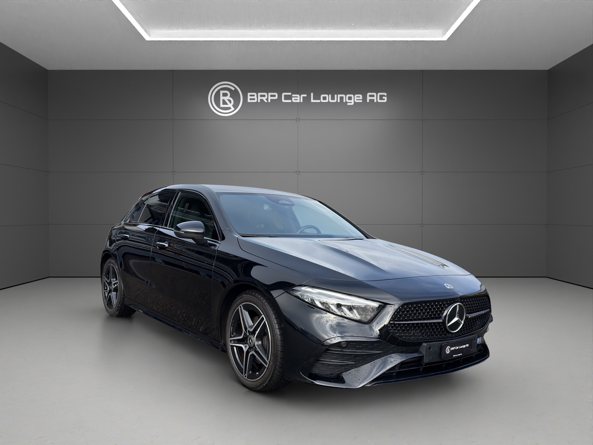 MERCEDES-BENZ A 180d * FACELIFT * AMG Line *-image-6