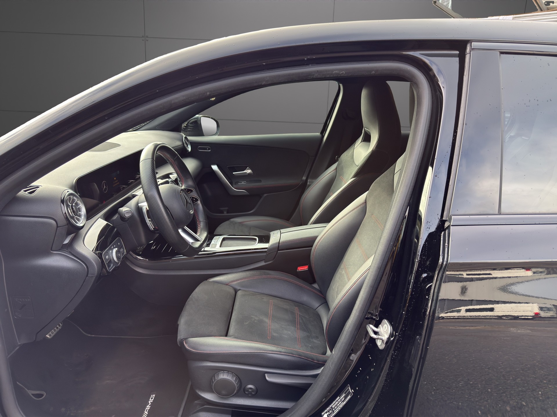 MERCEDES-BENZ A 180d * FACELIFT * AMG Line *-image-8