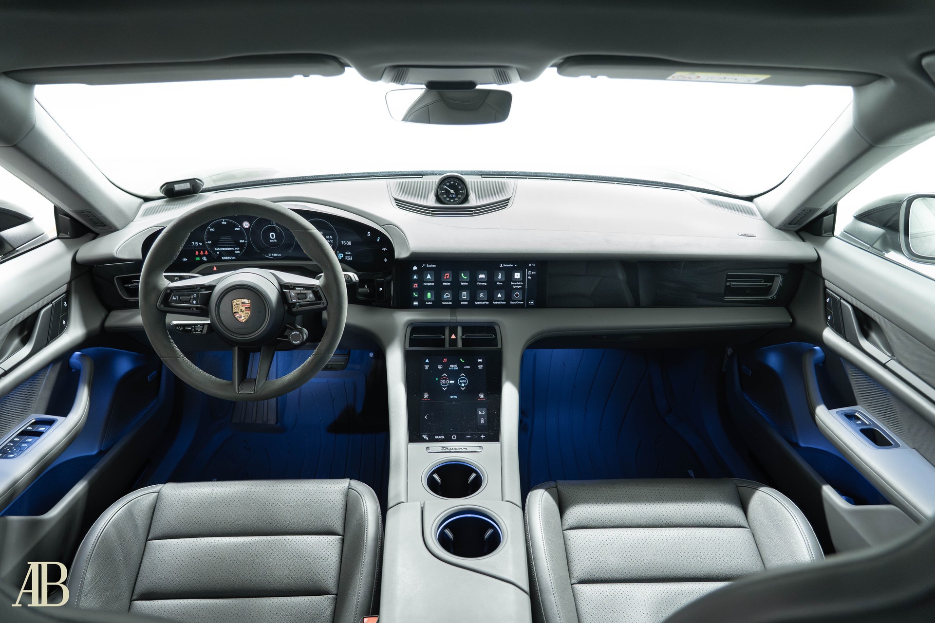 PORSCHE Taycan Cross Turismo 4S-image-12