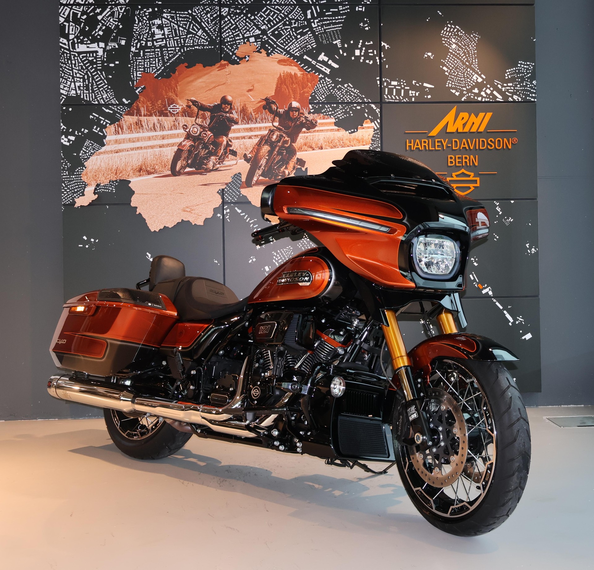 HARLEY-DAVIDSON FLHXSE Street Glide CVO 121-image-1
