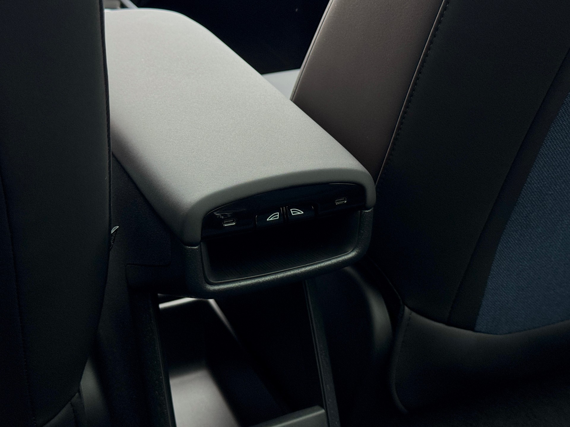 VOLVO EX30 E60 Twin Ultra Performance AWD-image-18