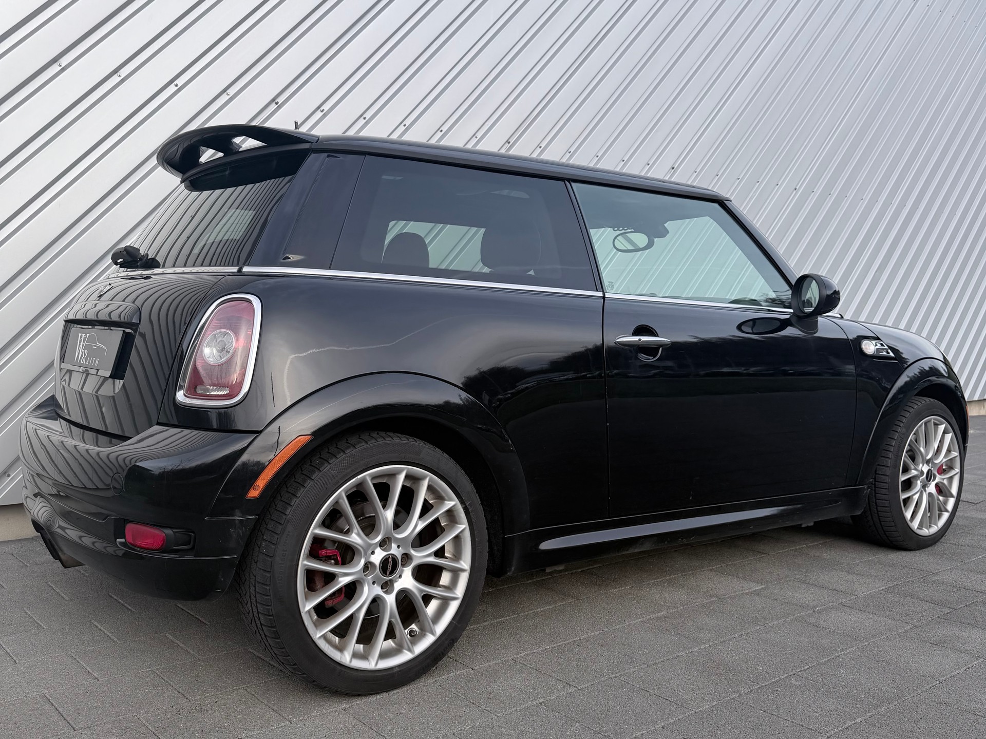 MINI Cooper John Cooper Works-showroom-element-2
