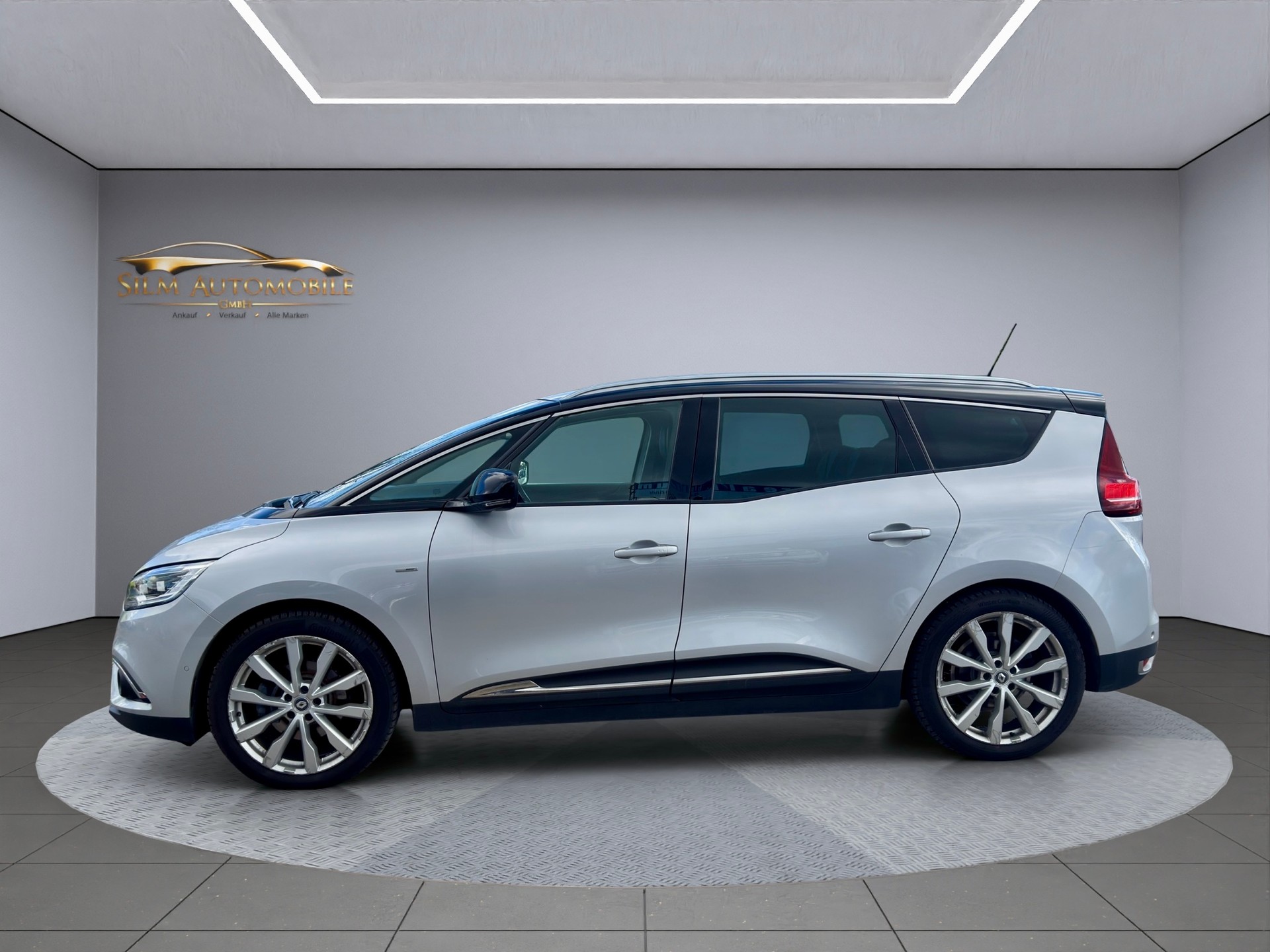 RENAULT Grand Scénic 1.5 dCi Initiale Paris EDC 7 Plätze-image-6
