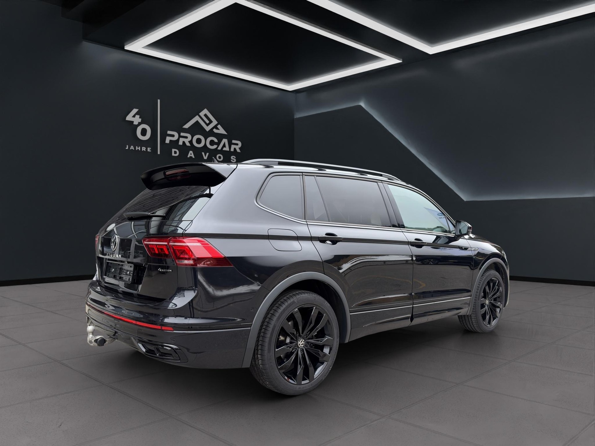 VW Tiguan Allspace 2.0 TSI R-Line DSG-image-3
