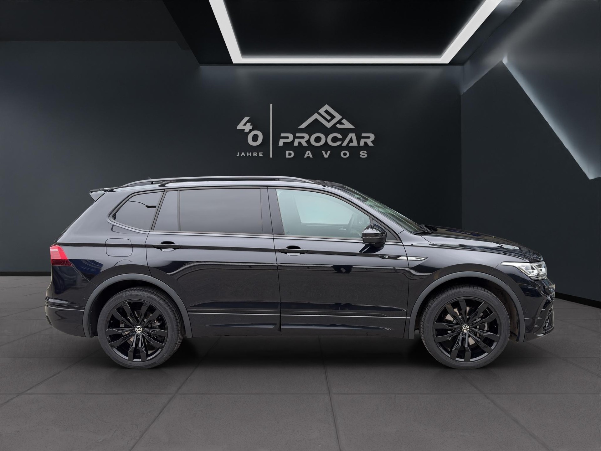 VW Tiguan Allspace 2.0 TSI R-Line DSG-image-1