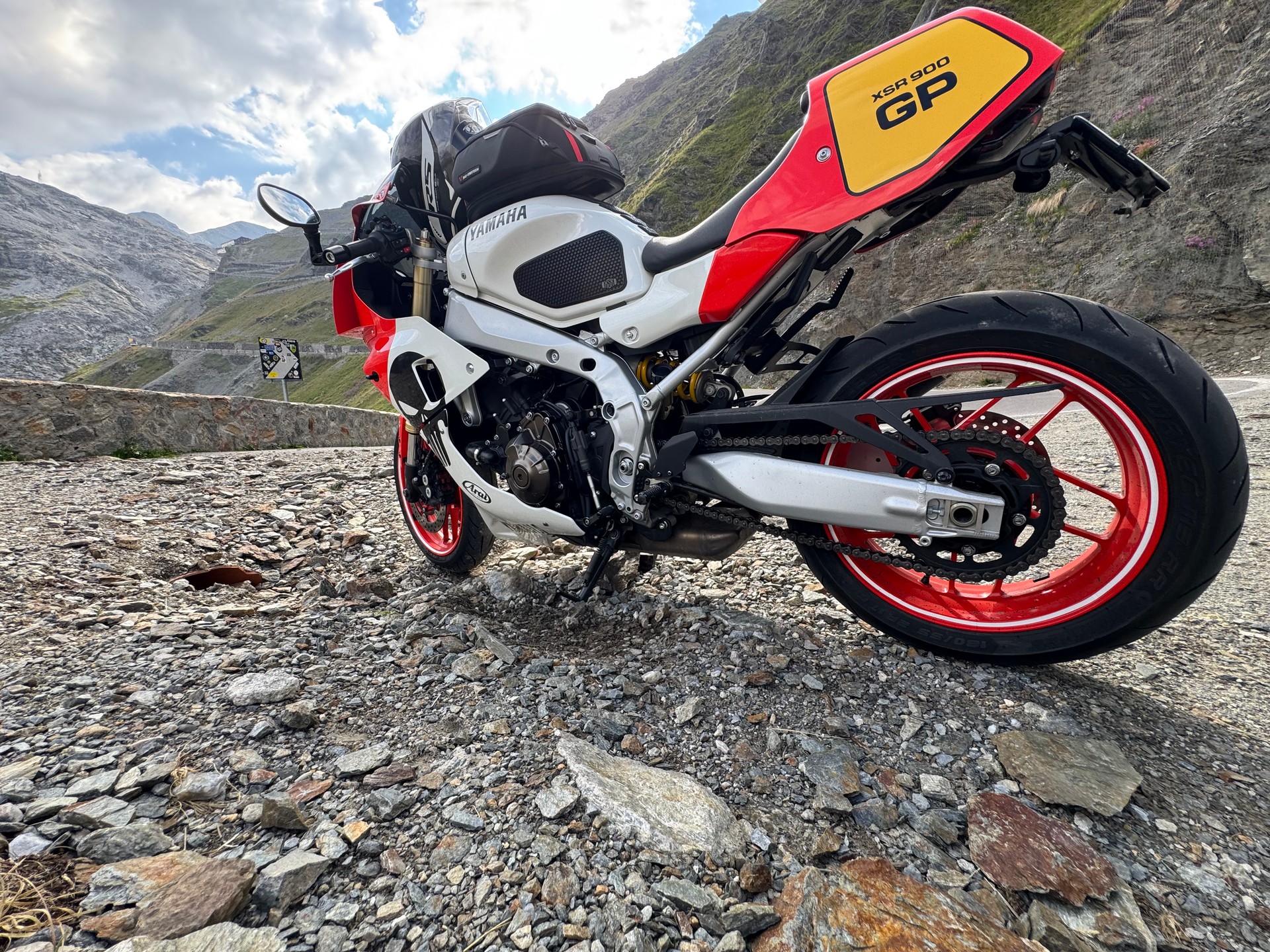 YAMAHA GP-image-1