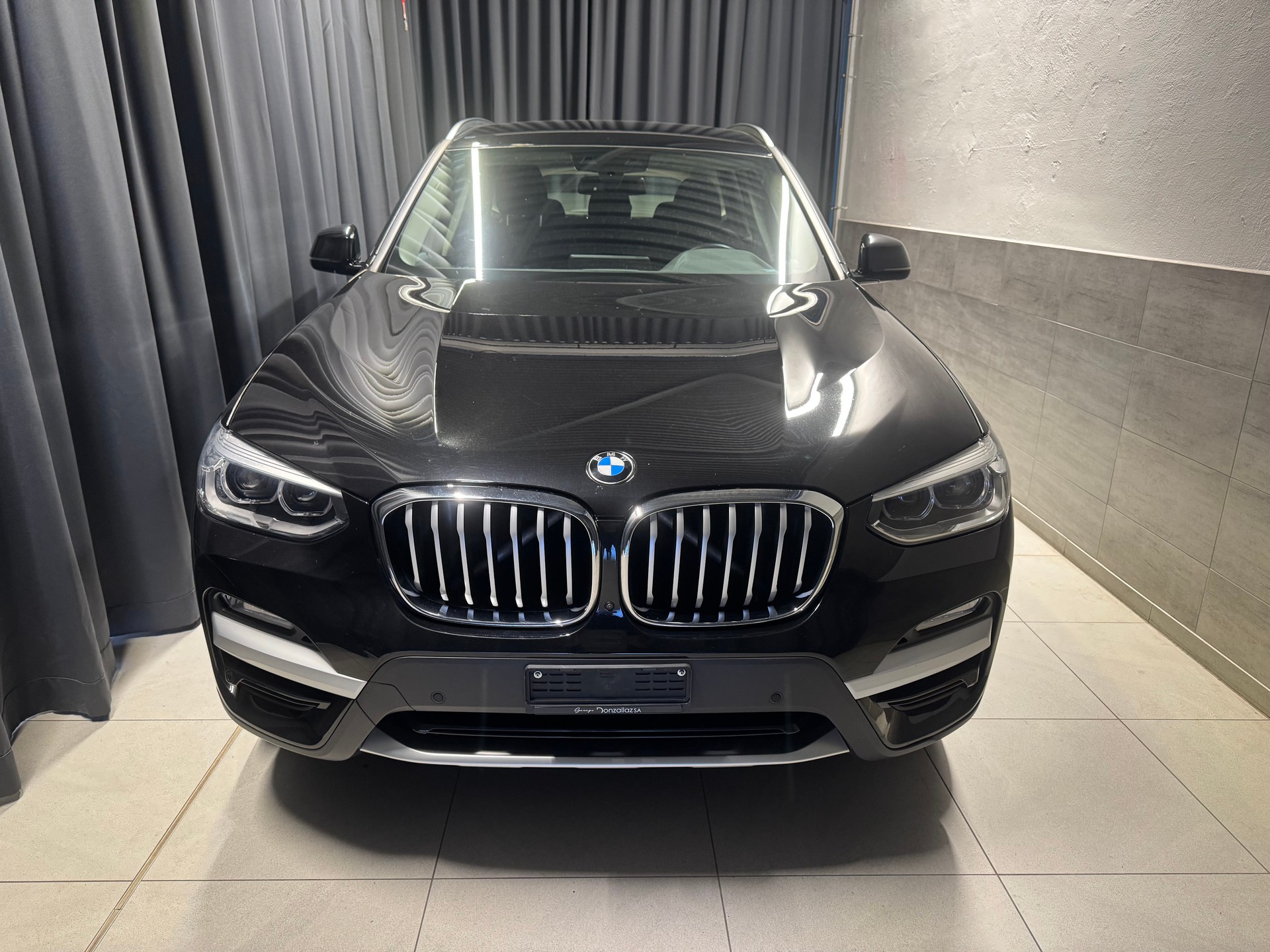 BMW X3 xDrive 20d xLine Steptronic(M)(80)-showroom-element-1