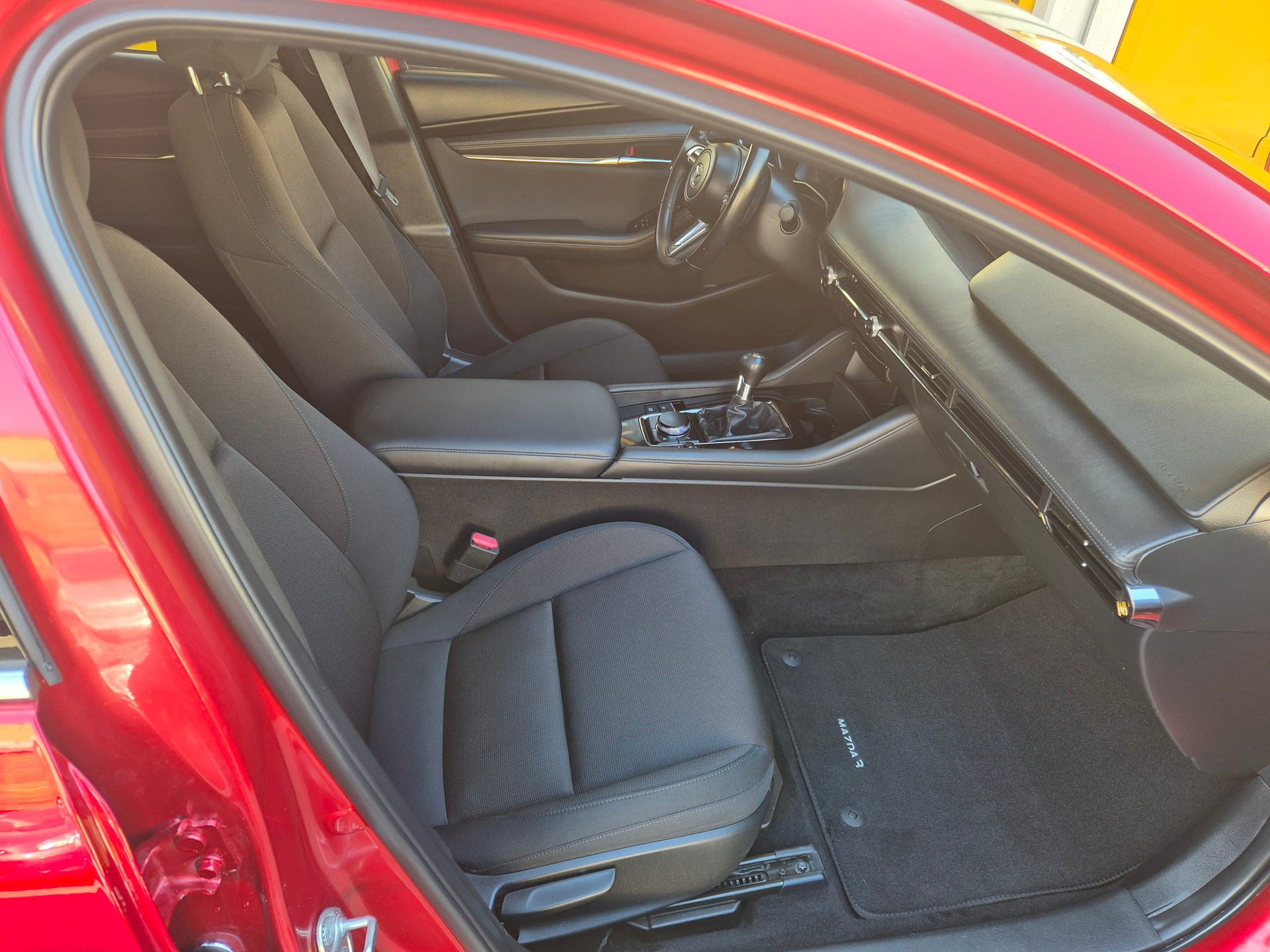 MAZDA 3 Hatchback SKYACTIV-X M Hybrid 180 Revolution AWD-image-8