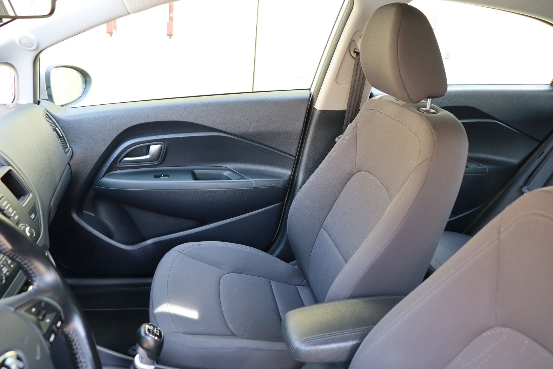 KIA Rio 1.4 CVVT Style-image-11