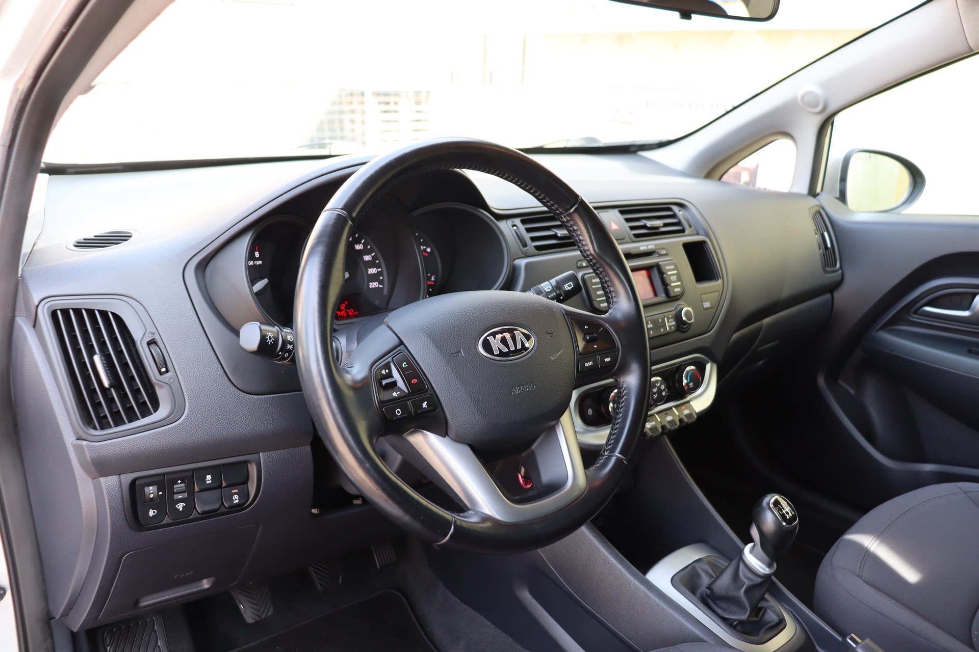KIA Rio 1.4 CVVT Style-image-6
