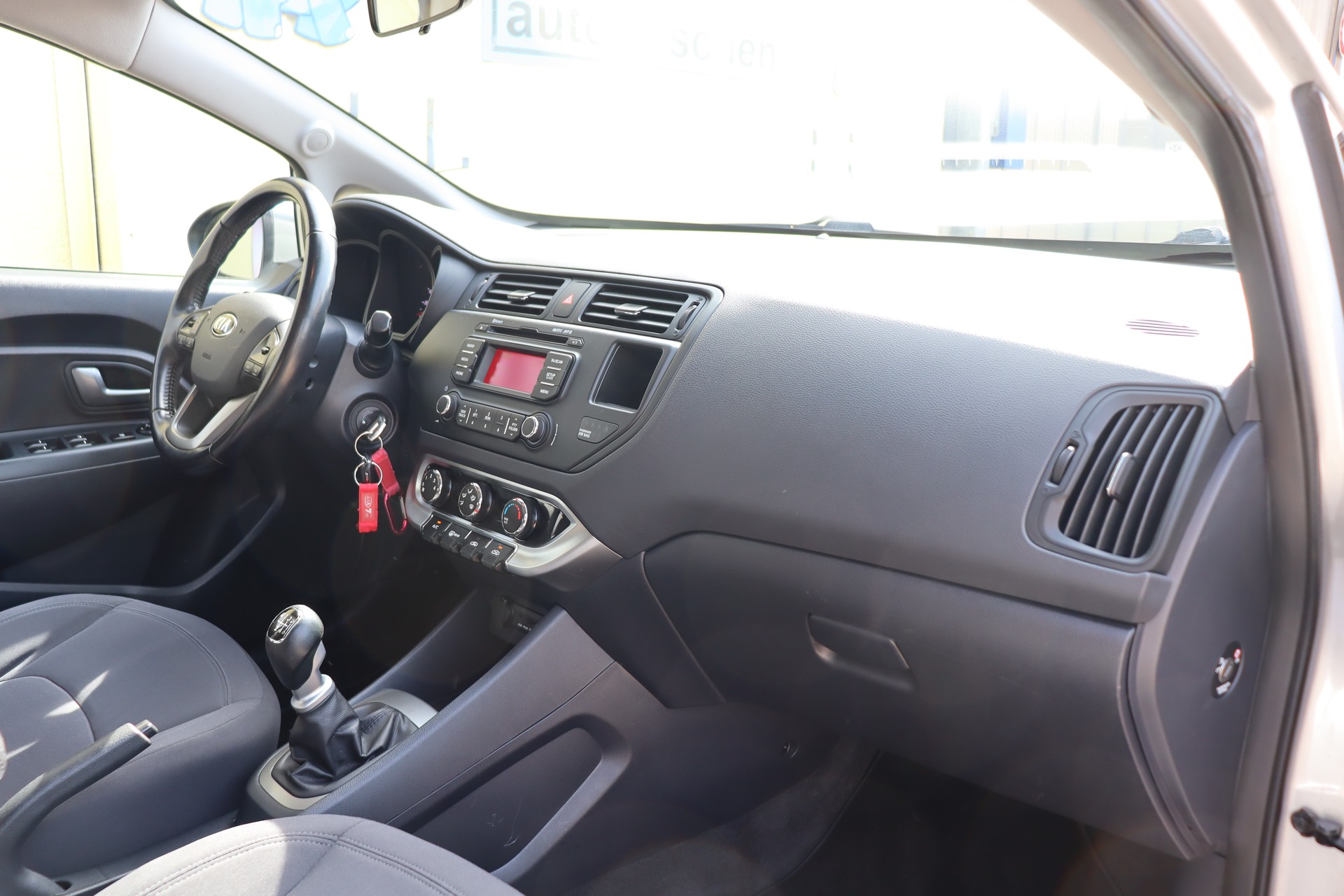 KIA Rio 1.4 CVVT Style-image-7